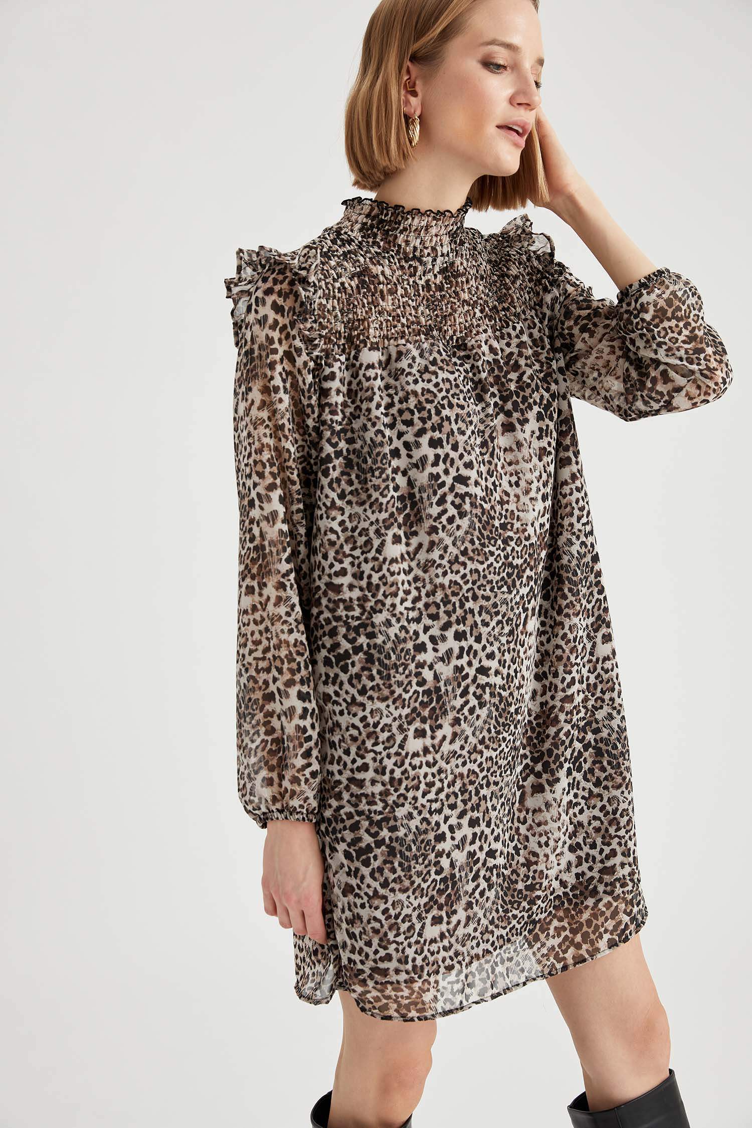 Leopar Desenli Volan Detaylı Elbise