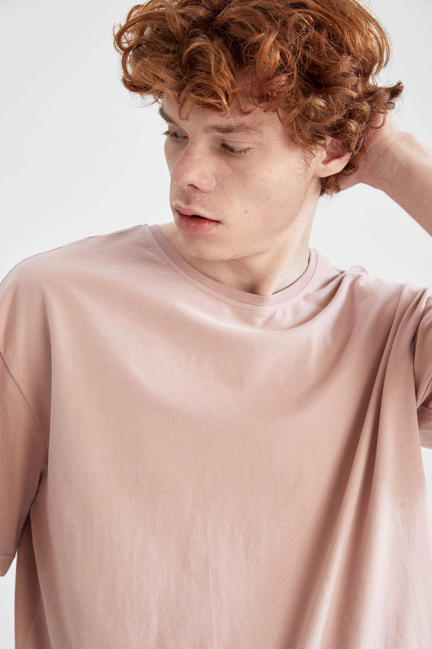 Oversize Fit Bisiklet Yaka Tişört