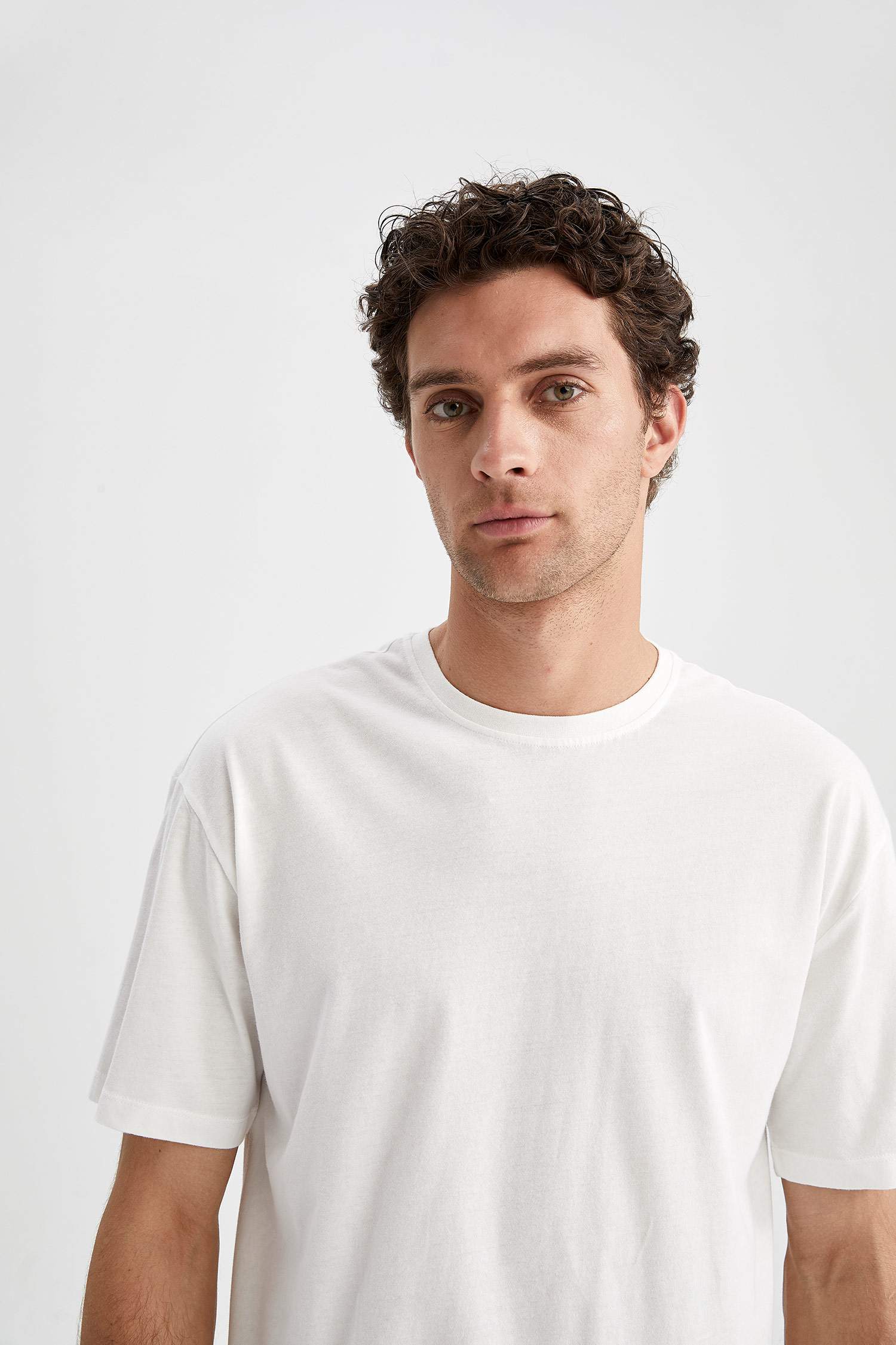 Oversize Fit Bisiklet Yaka Tişört
