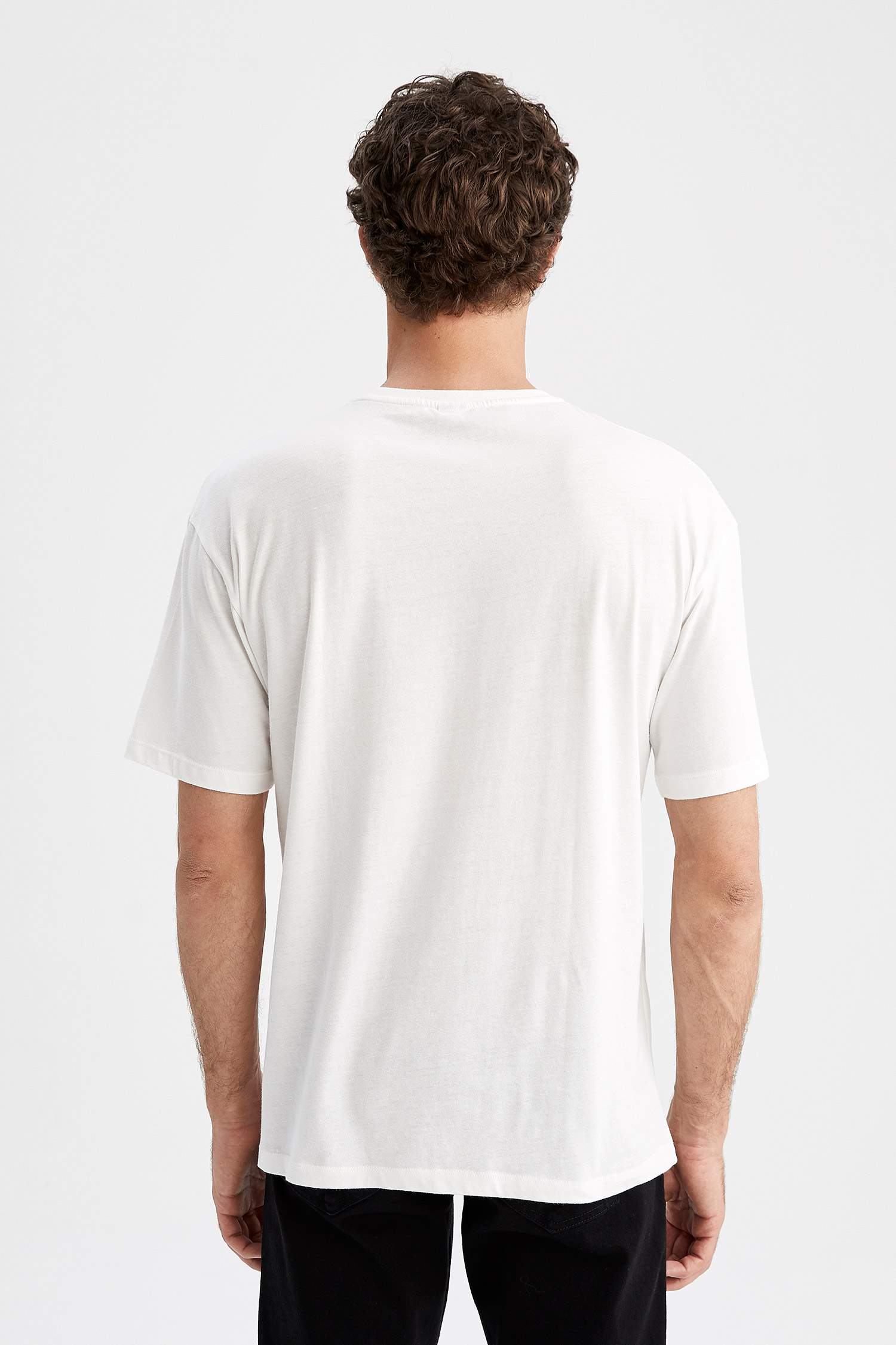 Oversize Fit Bisiklet Yaka Tişört