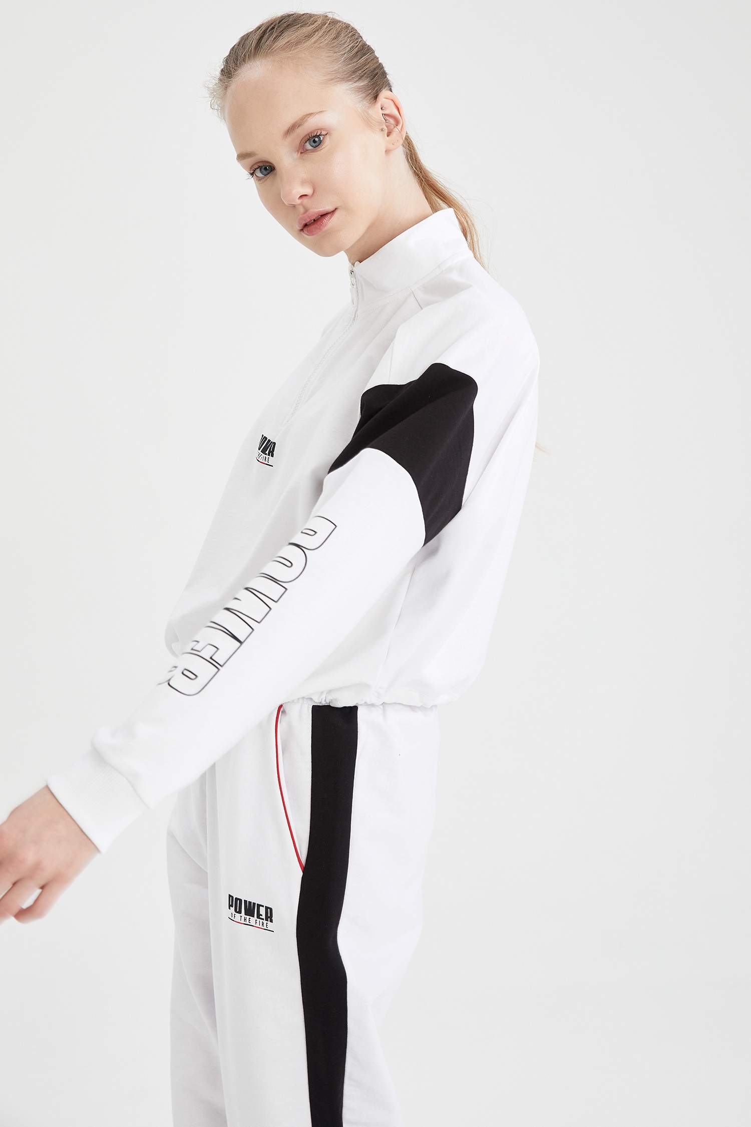 Dik Yaka Renk Bloklu Beli Büzgülü Sweatshirt