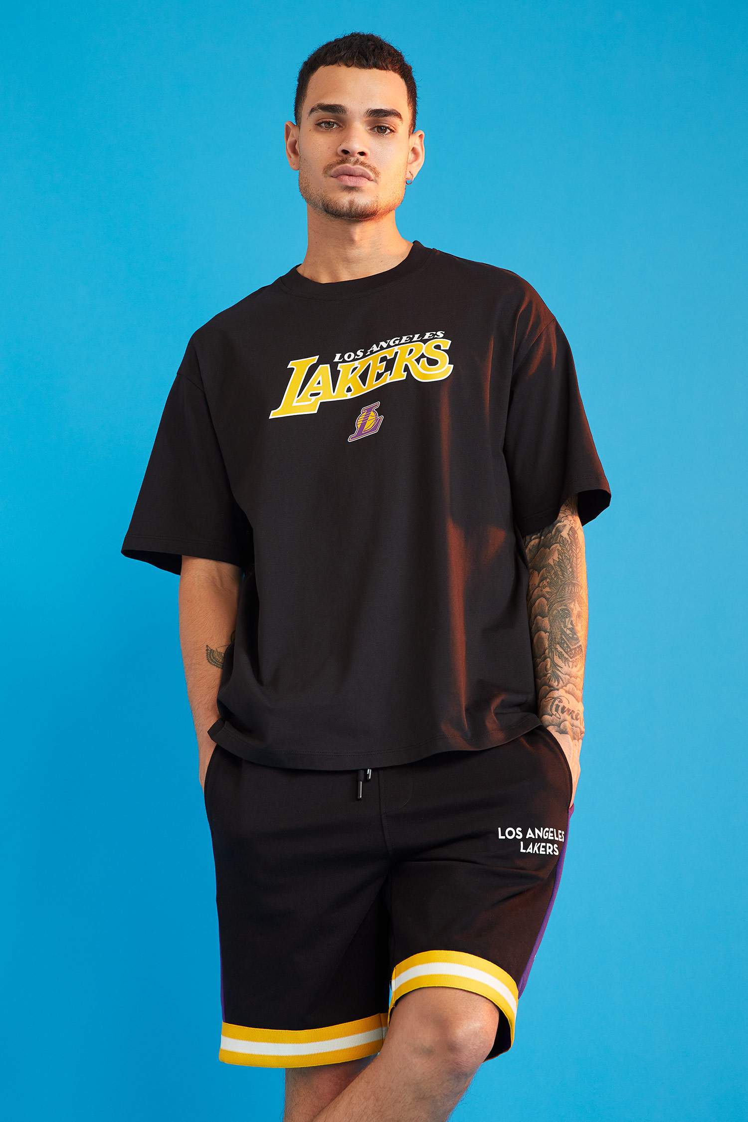 NBA Los Angeles Lakers Lisanslı Oversize Fit Bisiklet Yaka Kısa Kollu Tişört