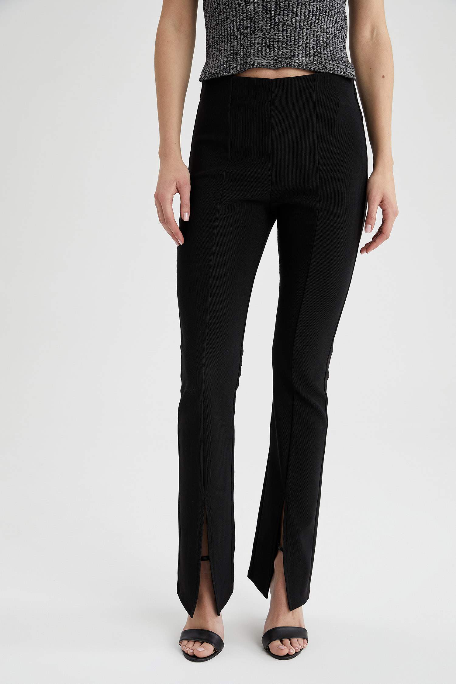 Yırtmaç Detaylı Slim Fit Pantolon