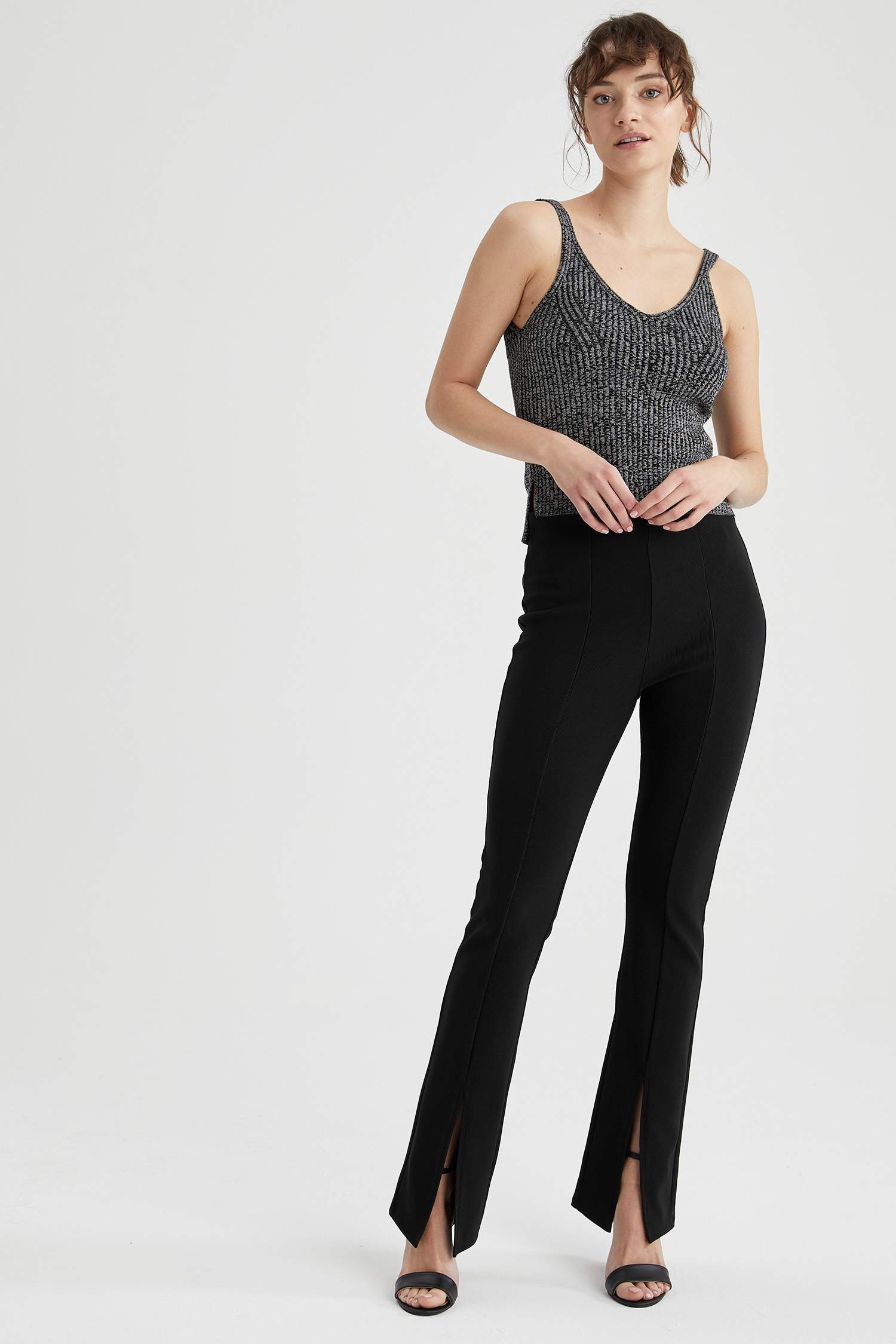 Yırtmaç Detaylı Slim Fit Pantolon