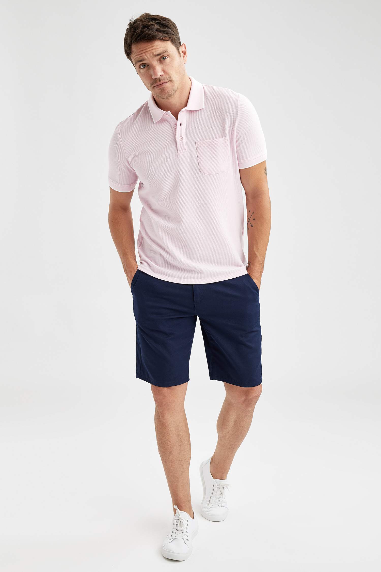 Regular Fit Polo Yaka Şerit Detaylı Kısa Kollu Tişört