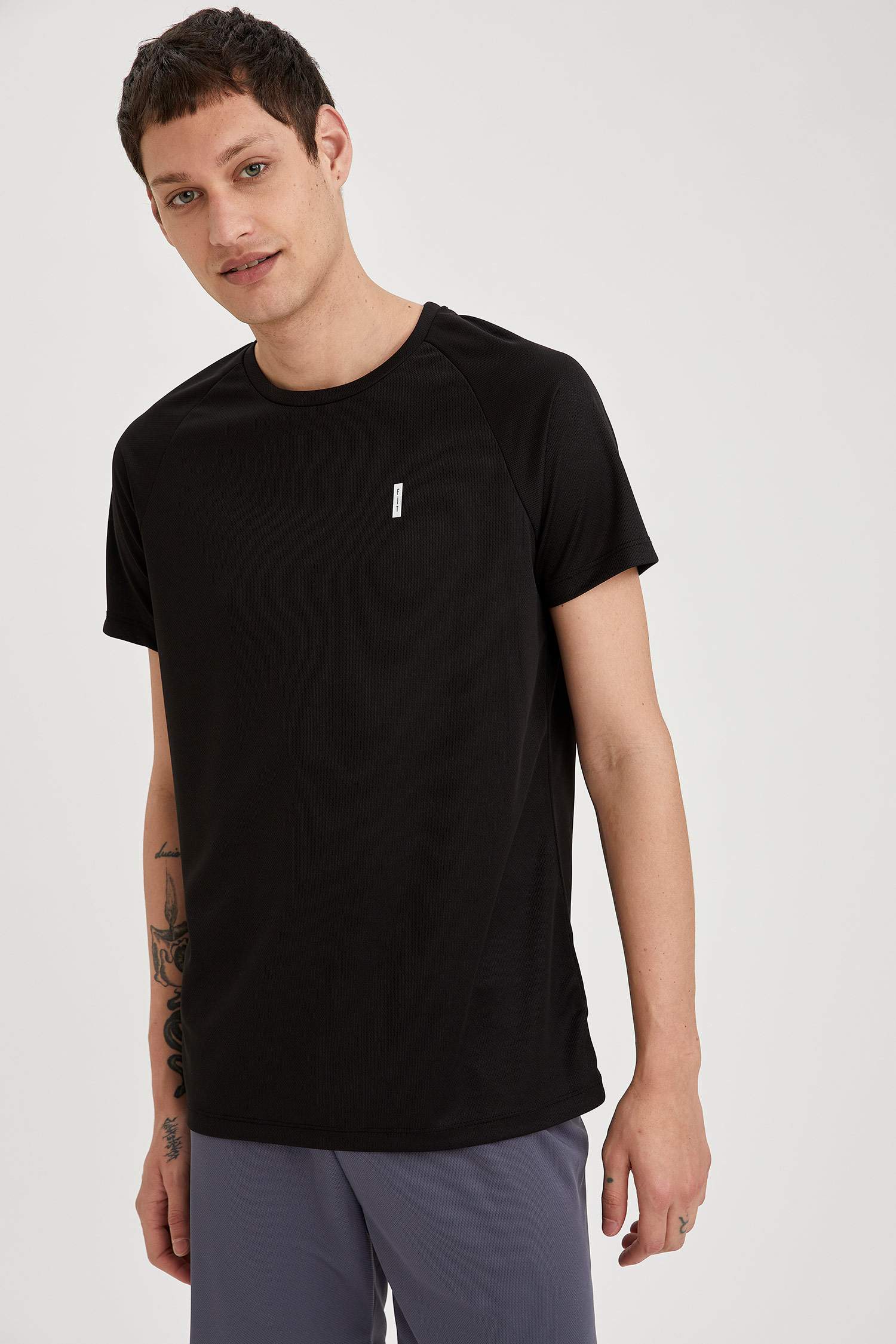 Slim Fit Bisiklet Yaka Spor Tişört