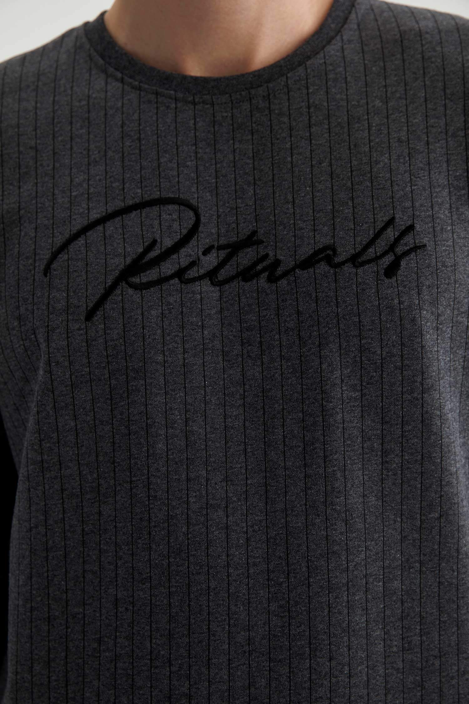 Regular Fit Bisiklet Yaka Basic Sweatshirt