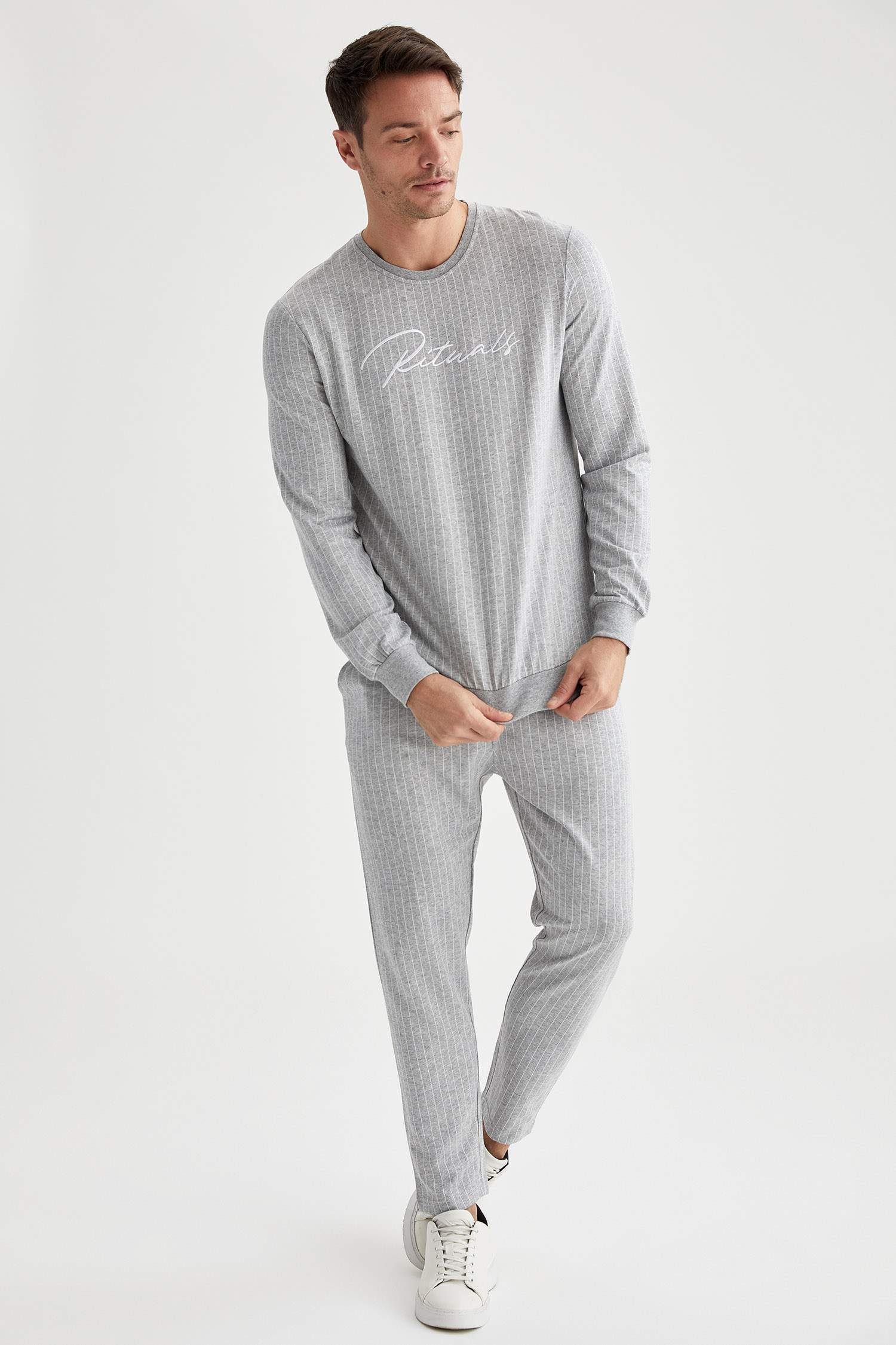 Regular Fit Bisiklet Yaka Baskılı Sweatshirt
