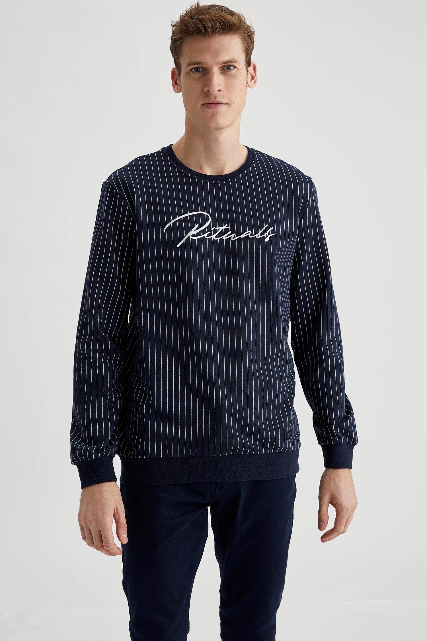 Regular Fit Bisiklet Yaka Basic Sweatshirt