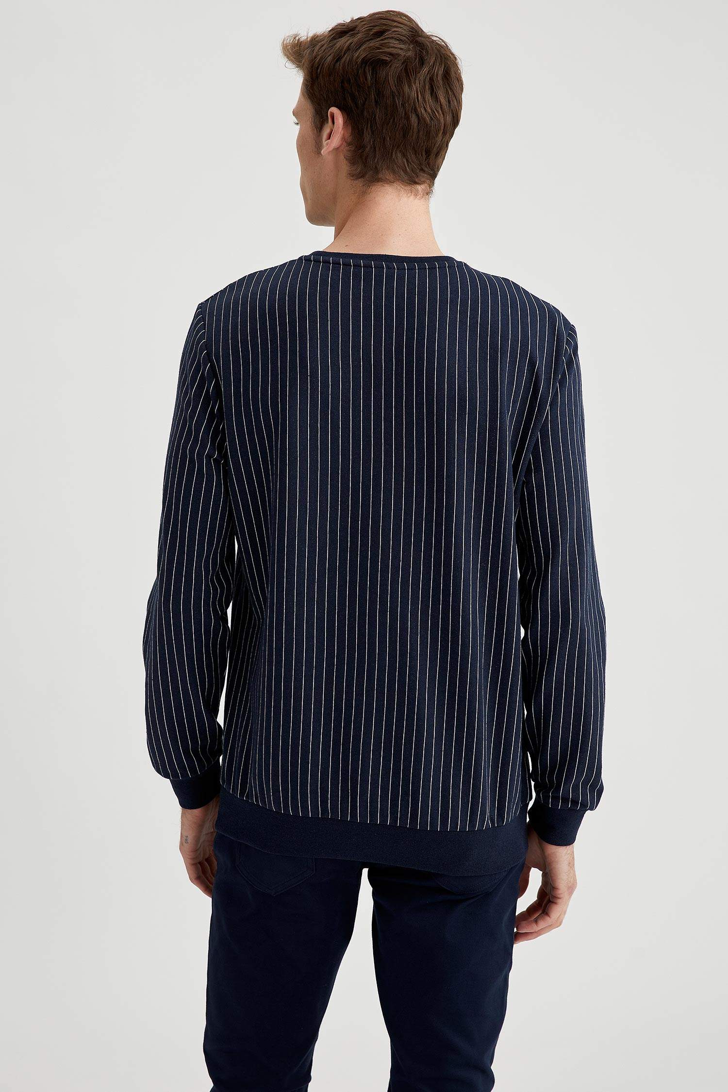 Regular Fit Bisiklet Yaka Basic Sweatshirt