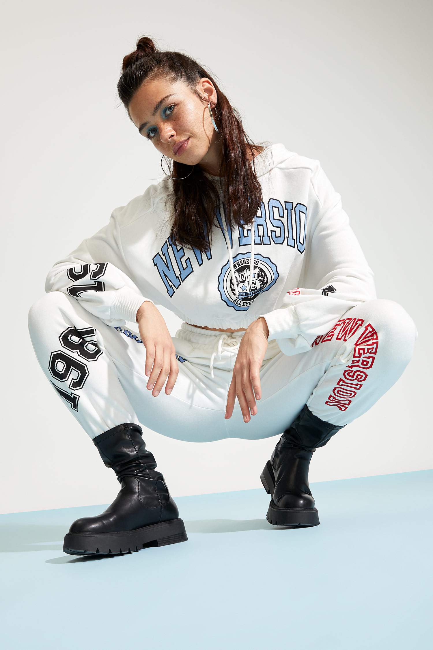 Baskılı Kapüşonlu Balon Kollu Oversize Fit Crop Sweatshirt