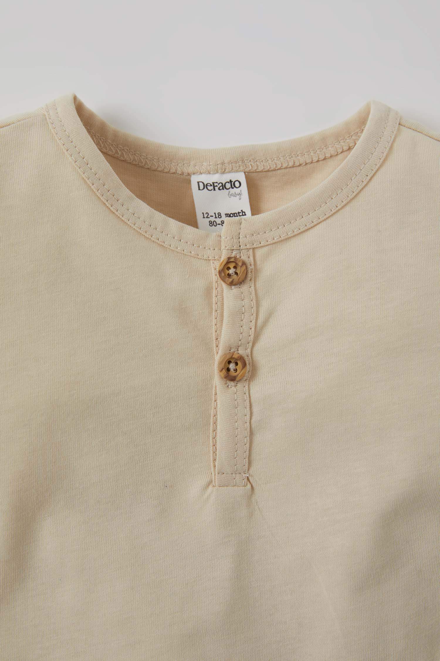Unisex Düğmeli Kısa Kollu Tişört