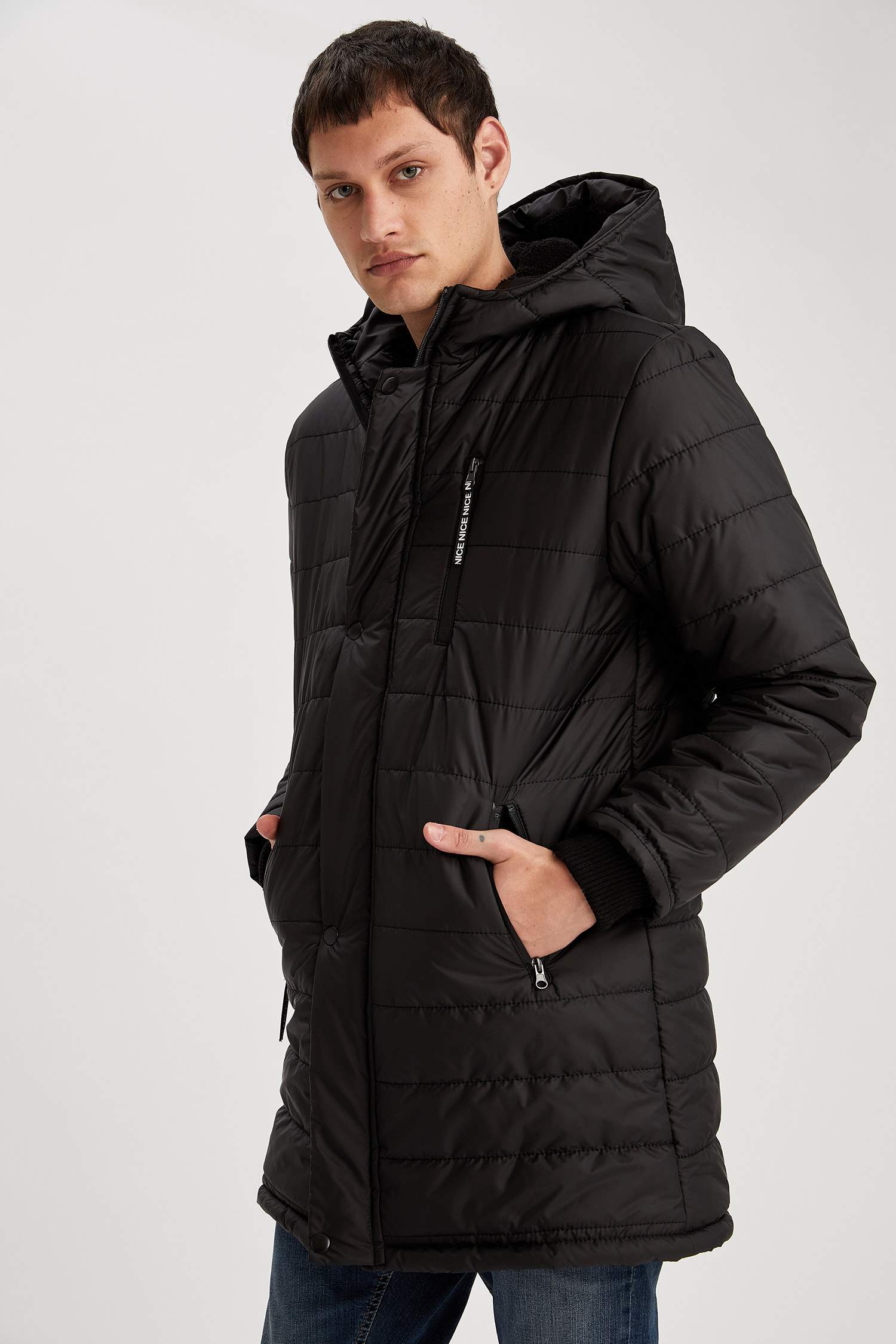 Kapüşonlu Regular Fit İçi Yumuşak Tüylü Kalın Mont
