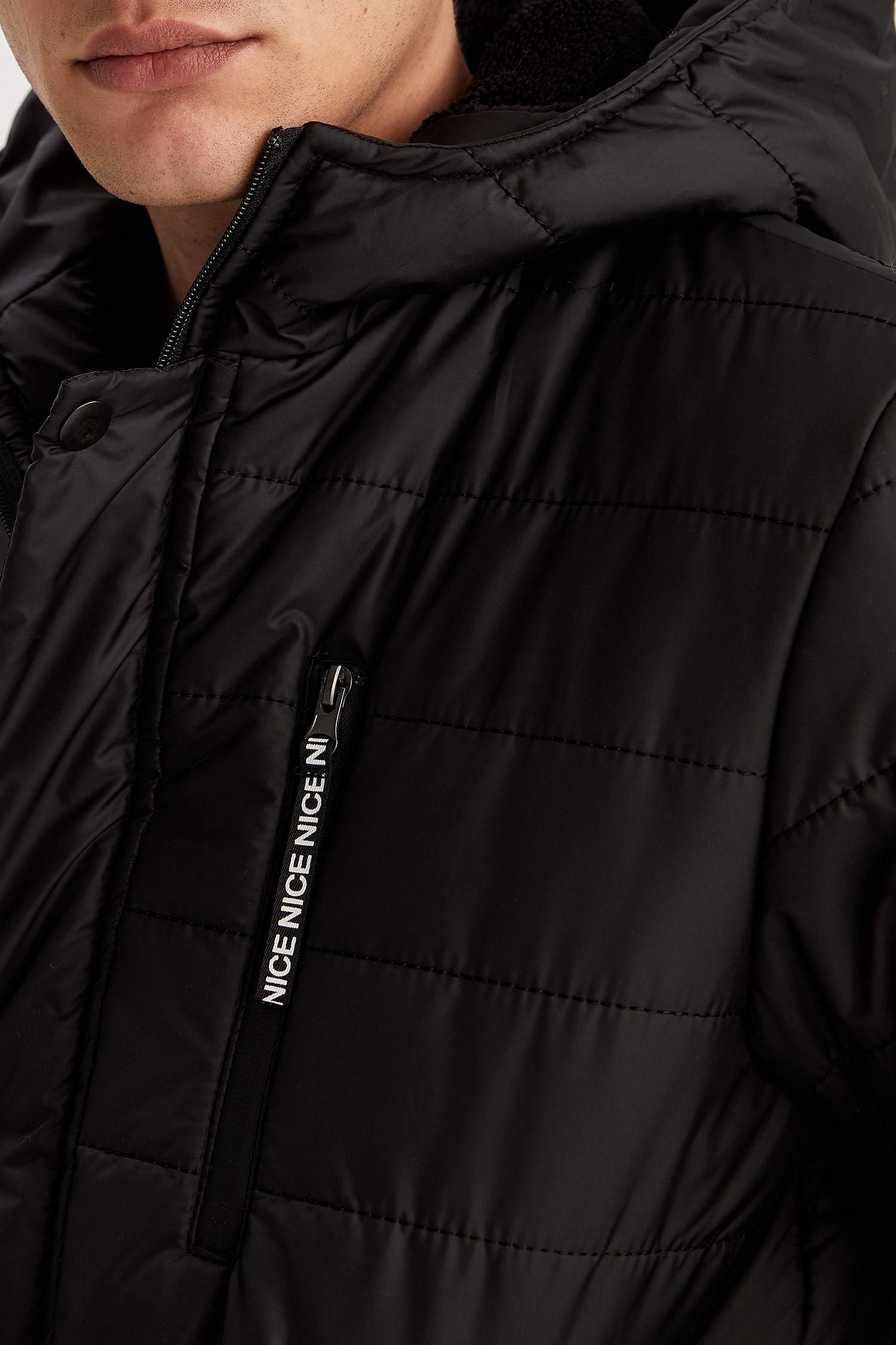 Kapüşonlu Regular Fit İçi Yumuşak Tüylü Kalın Mont