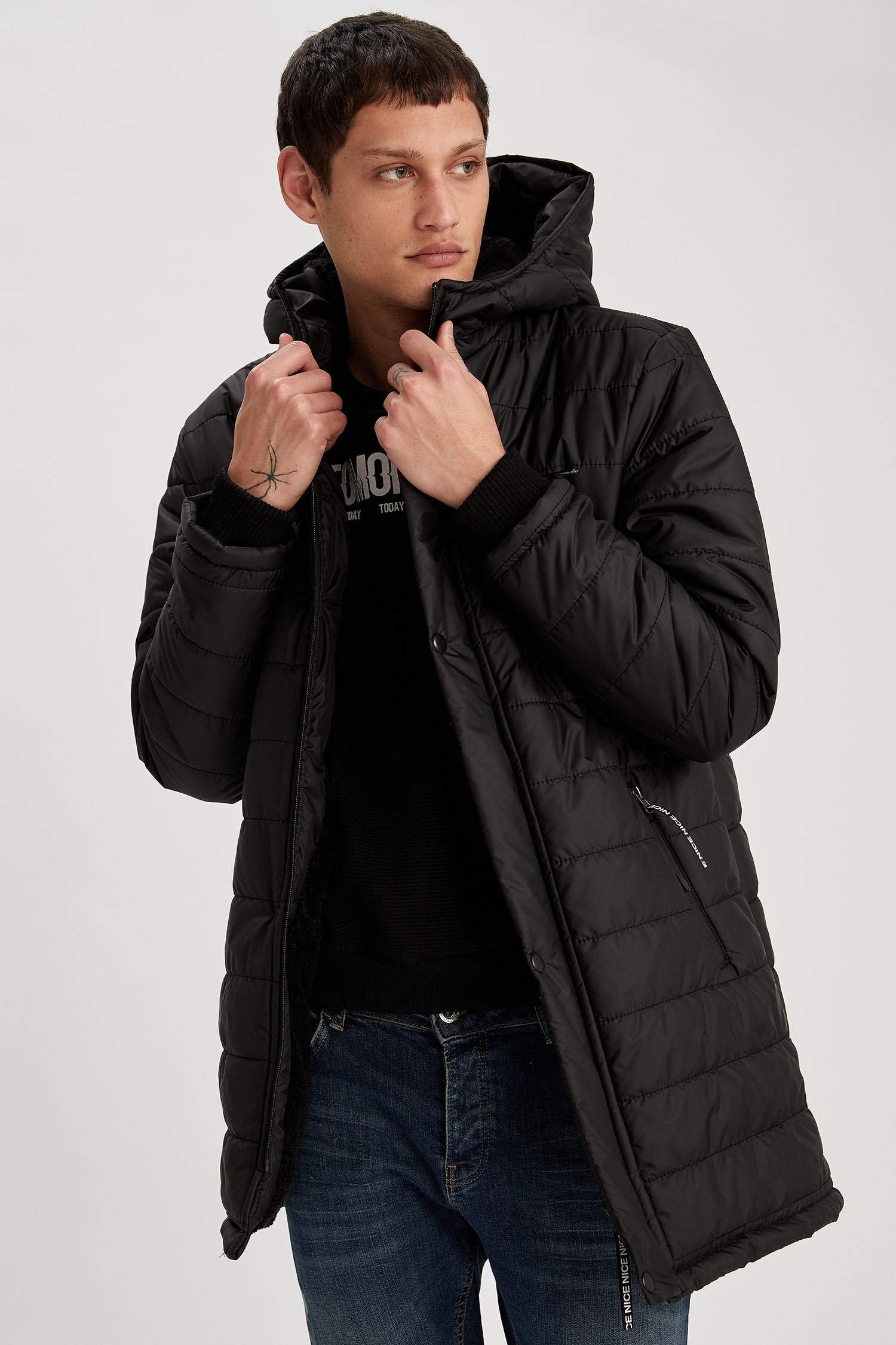 Kapüşonlu Regular Fit İçi Yumuşak Tüylü Kalın Mont