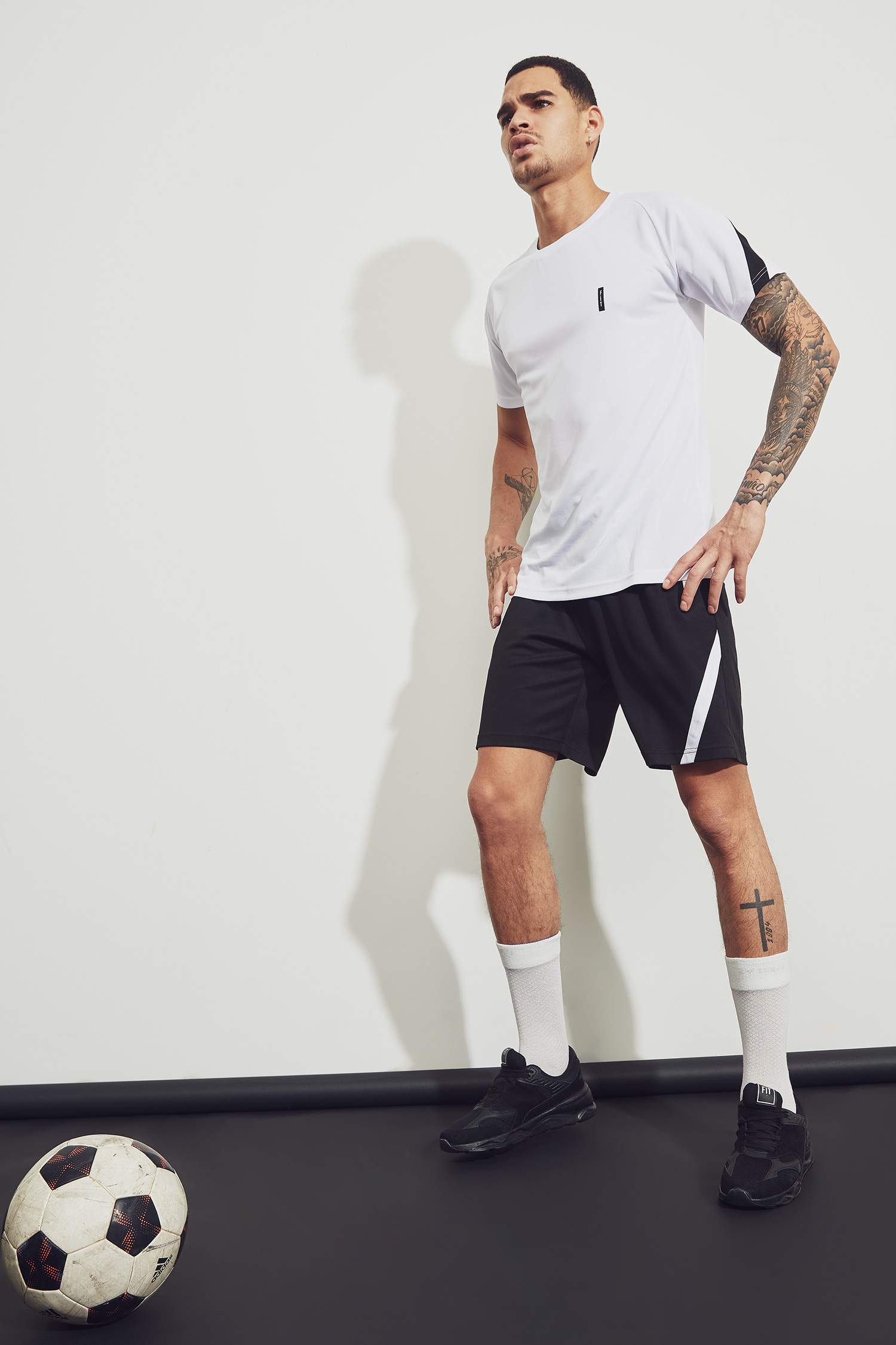 Slim Fit Bisiklet Yaka Kısa Kollu Teknik Kumaşlı Spor Tişört