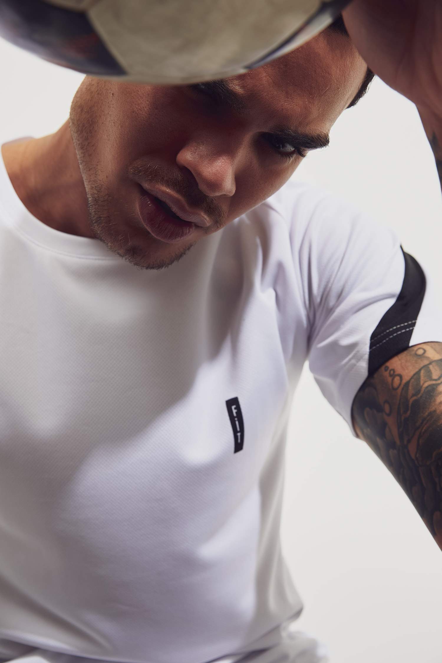 Slim Fit Bisiklet Yaka Kısa Kollu Teknik Kumaşlı Spor Tişört