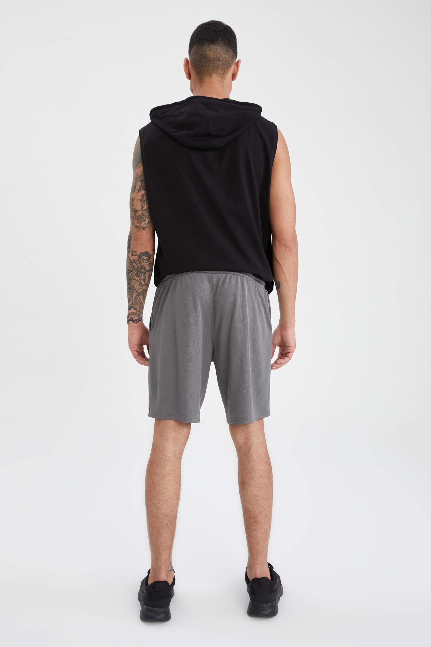 Slim Fit Teknik Kumaşlı Spor Şort