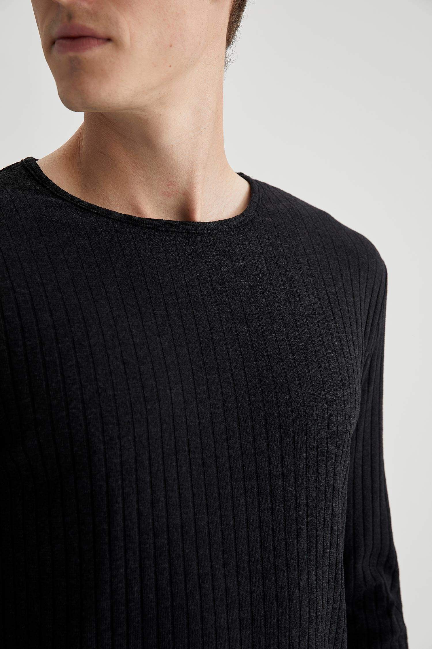 Bisiklet Yaka Slim Fit Uzun Kollu Basic Tişört