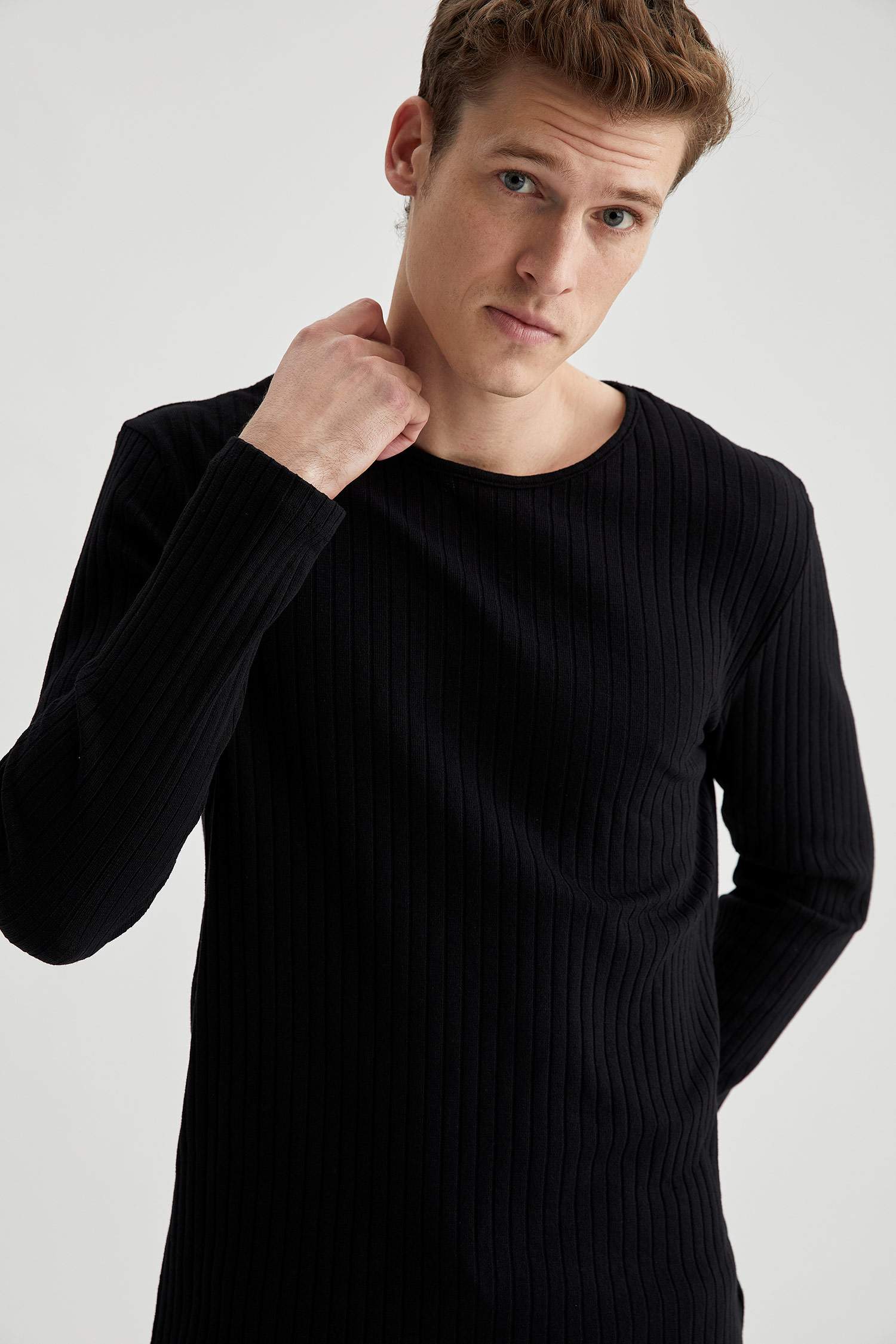 Bisiklet Yaka Slim Fit Uzun Kollu Basic Tişört
