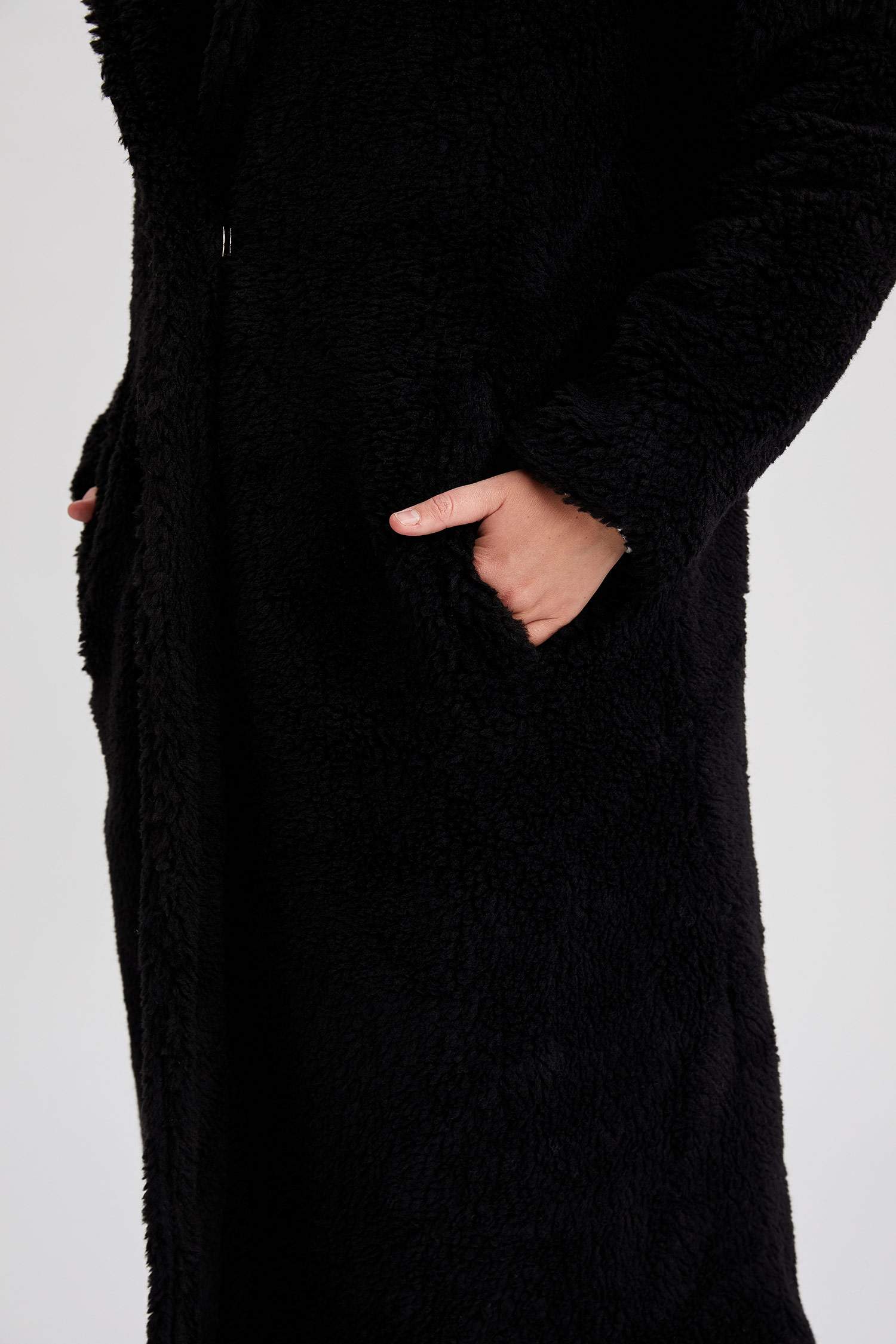 Oversize Fit Uzun Pelüş Kaban
