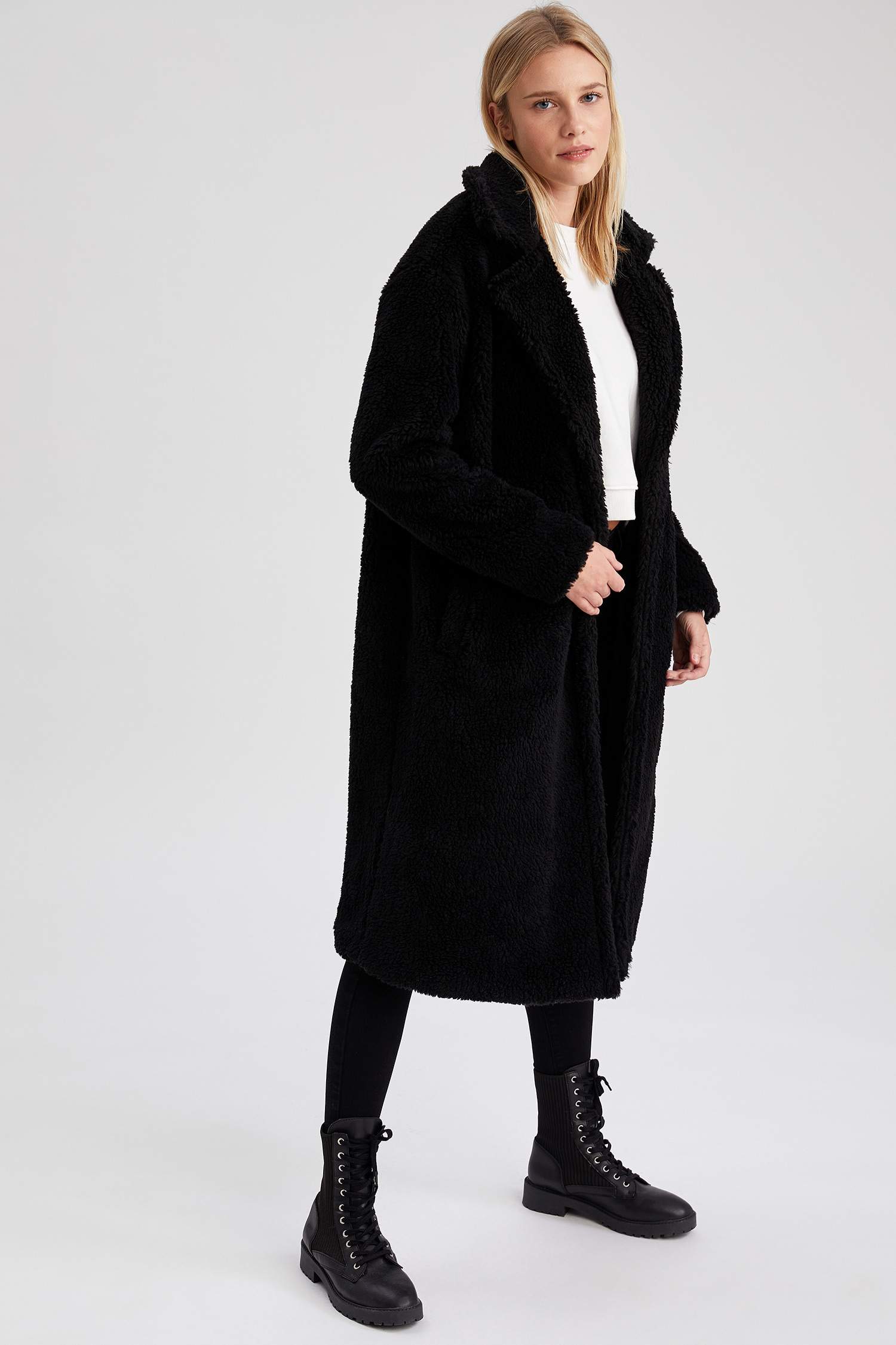 Oversize Fit Uzun Pelüş Kaban