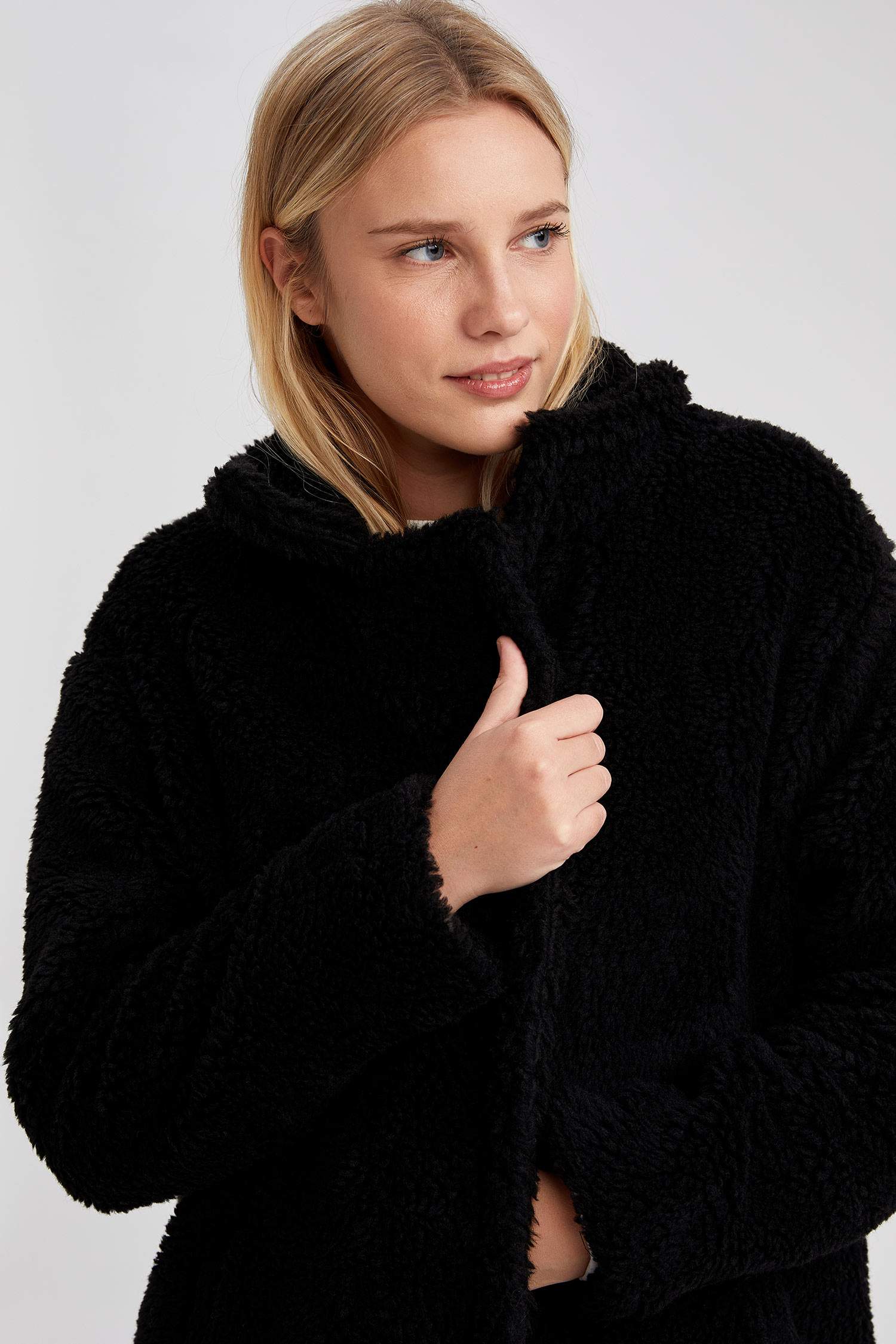 Oversize Fit Uzun Pelüş Kaban