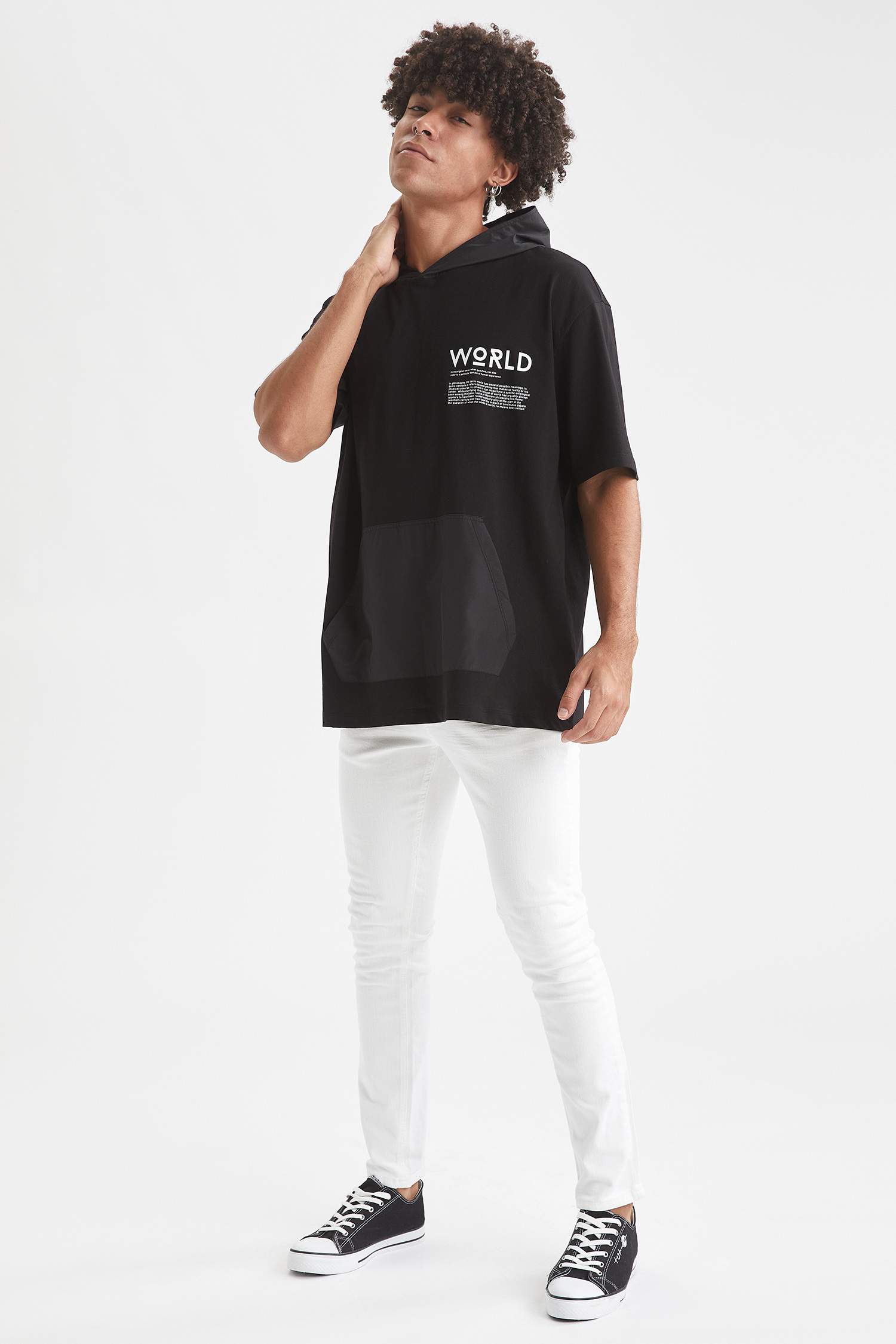 Oversize Fit Kapüşonlu Slogan Baskılı Kısa Kollu Pamuklu Tişört