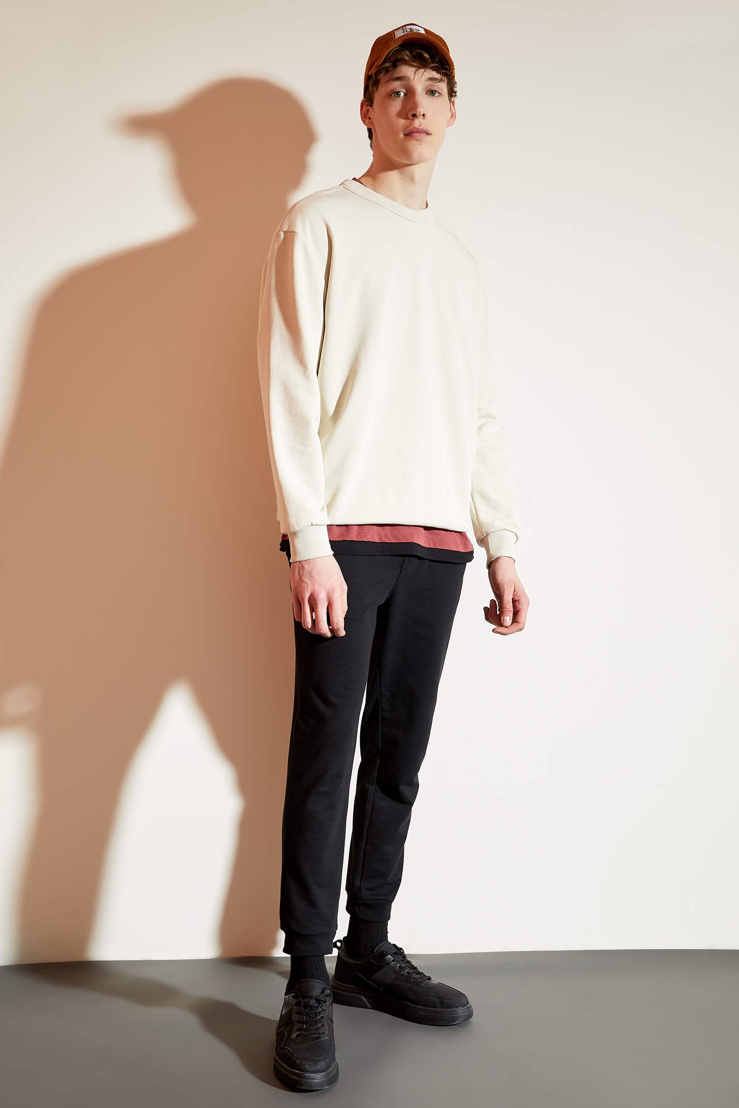 Oversize Fit Bisiklet Yaka Basic Sweatshirt