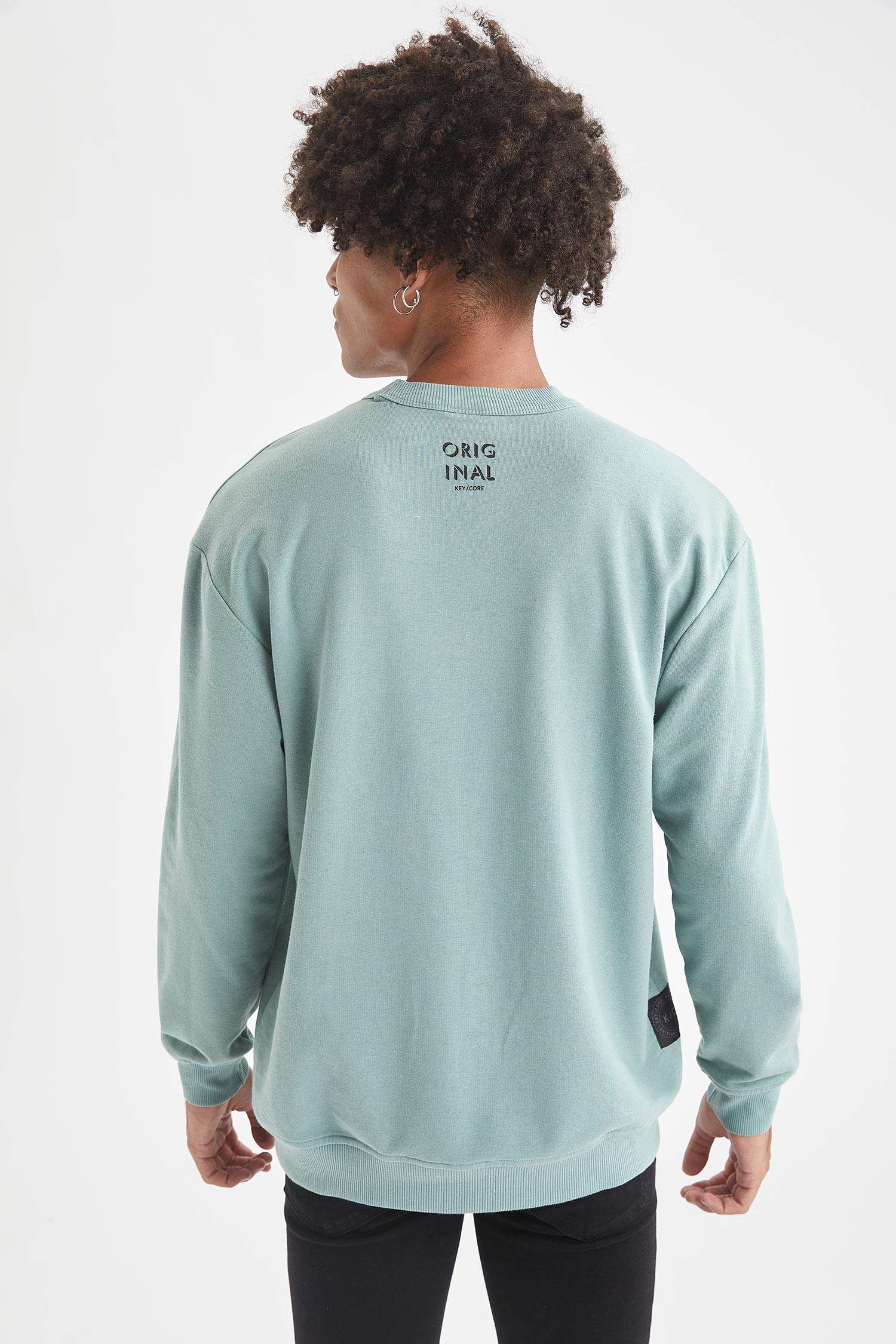 Oversize Fit Bisiklet Yaka Basic Sweatshirt