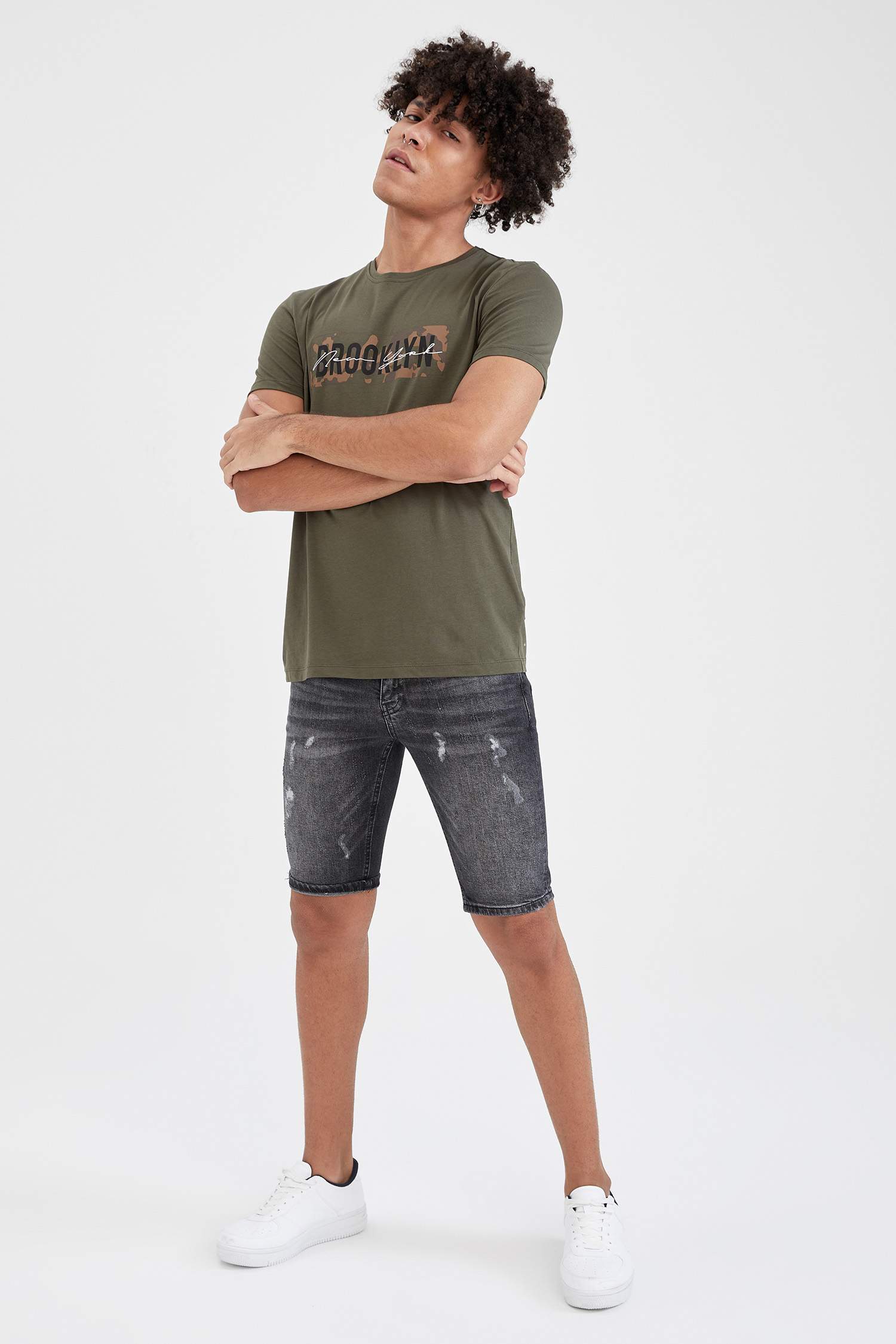 Slim Fit Bisiklet Yaka Baskılı Kısa Kollu Tişört