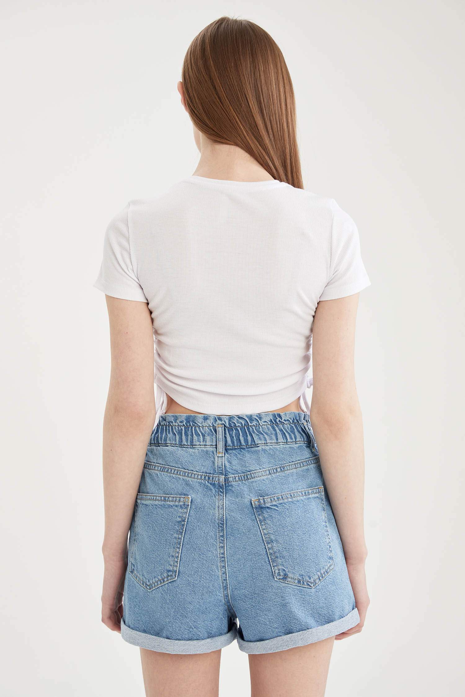 Beli Bağlama Detaylı Kısa Kollu Crop Tişört