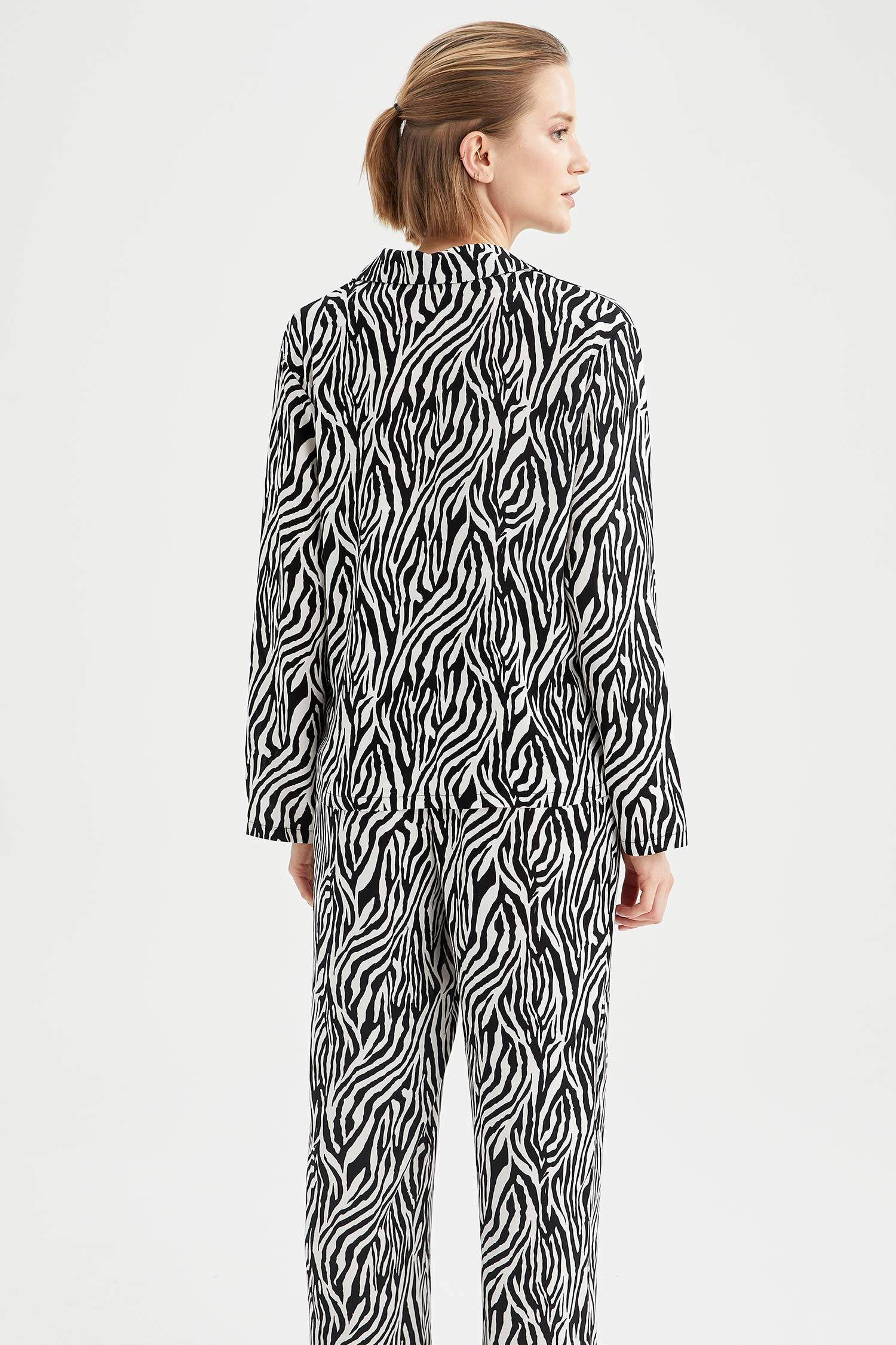 Gömlek Yaka Zebra Desenli Pijama Üstü