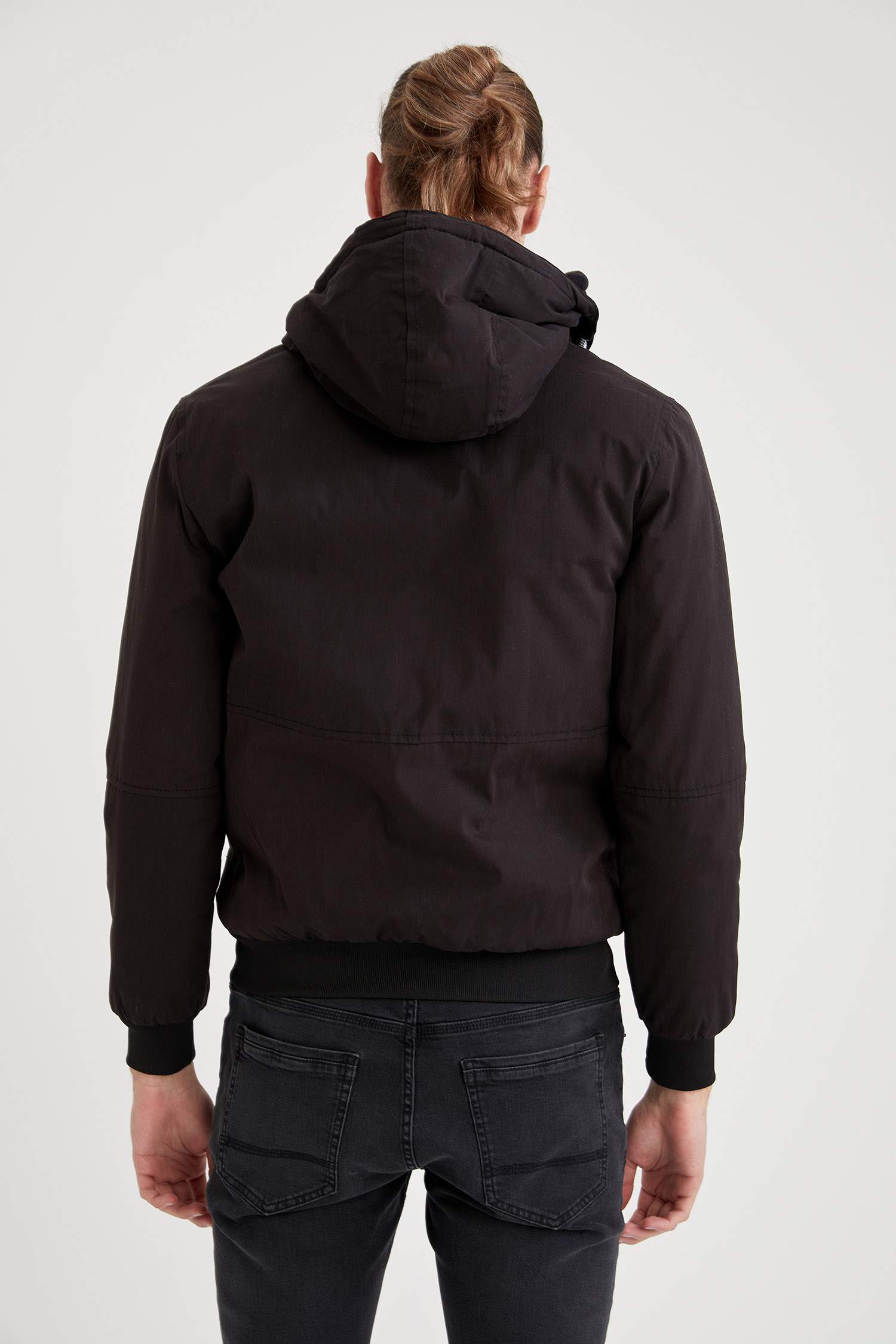 Slim Fit Kapüşonlu Mont