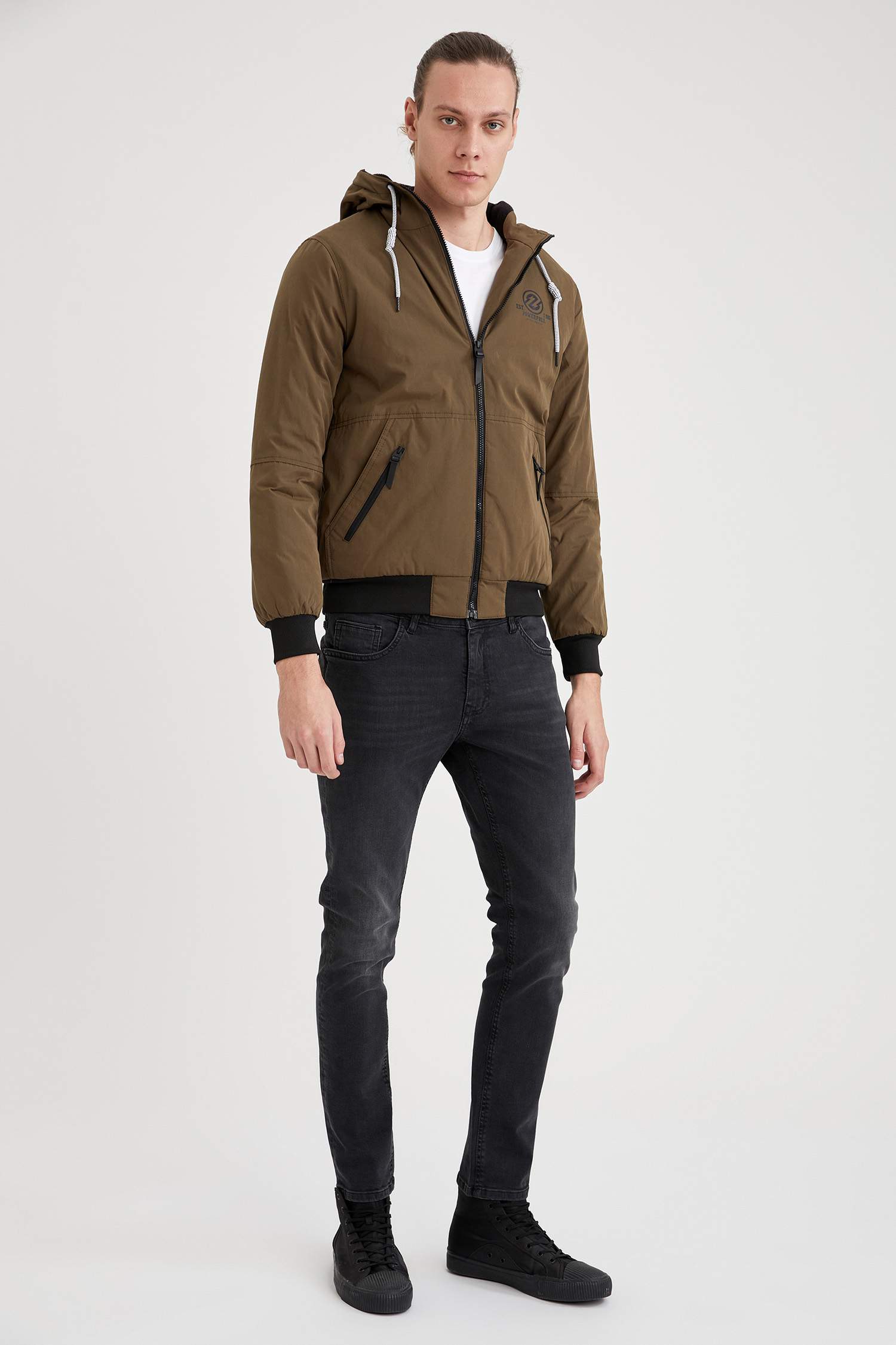 Slim Fit Kapüşonlu Mont