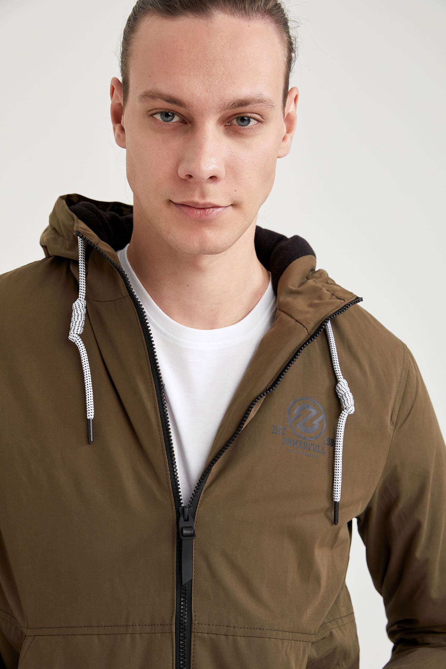 Slim Fit Kapüşonlu Mont
