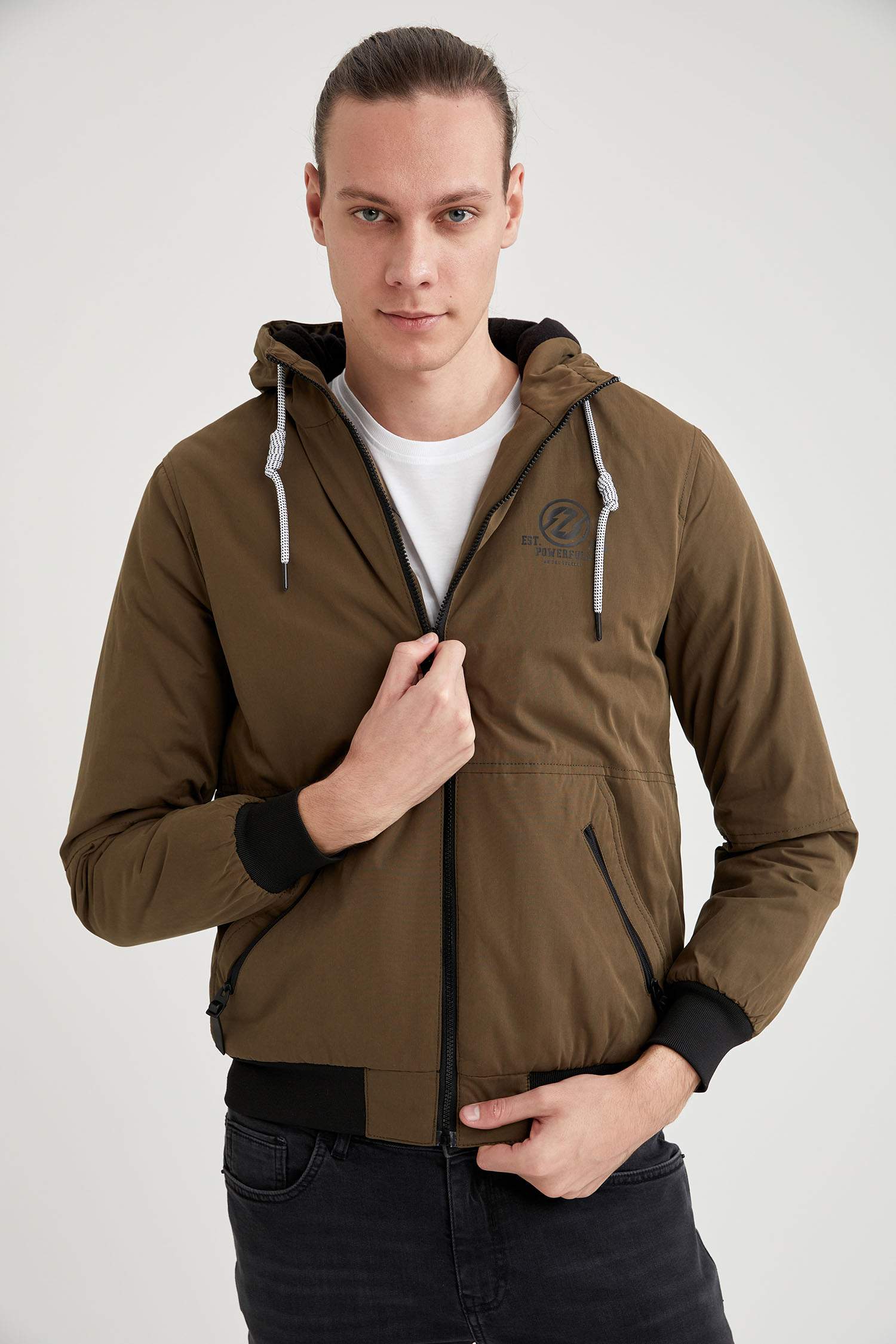 Slim Fit Kapüşonlu Mont