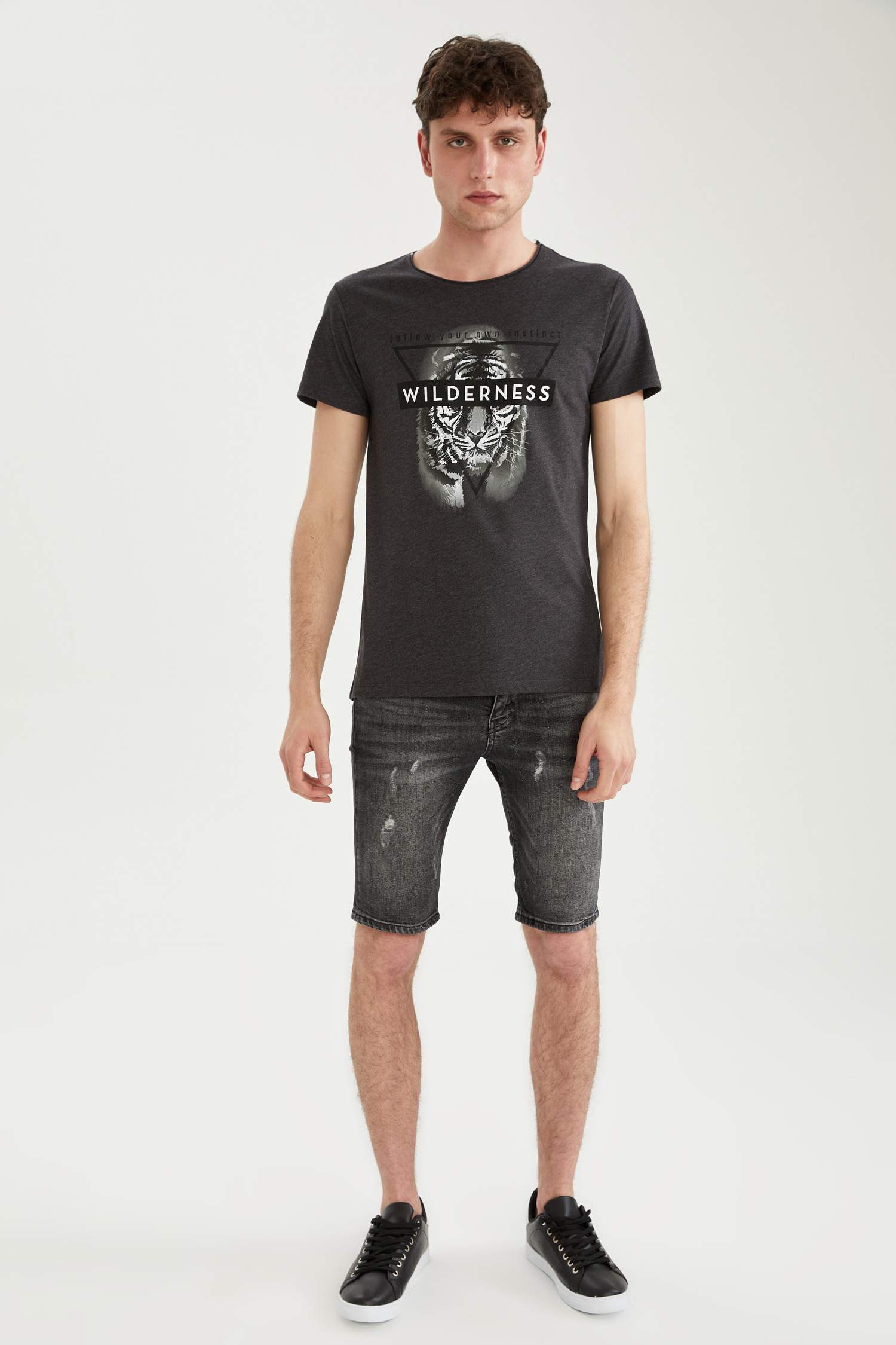 Ekstra Slim Fit Bisiklet Yaka Baskılı Kısa Kollu Tişört