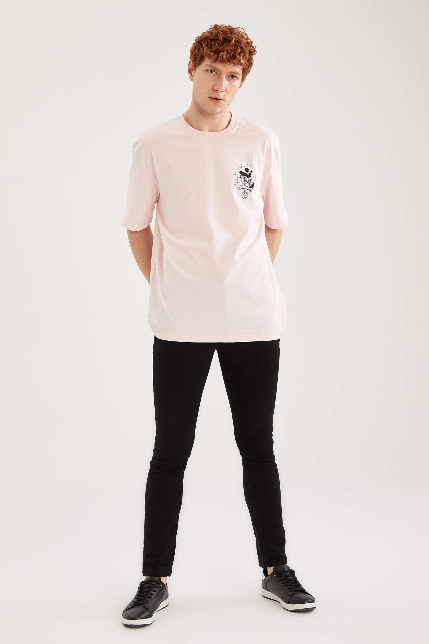 Oversize Fit Bisiklet Yaka Sırtı Baskılı Tişört