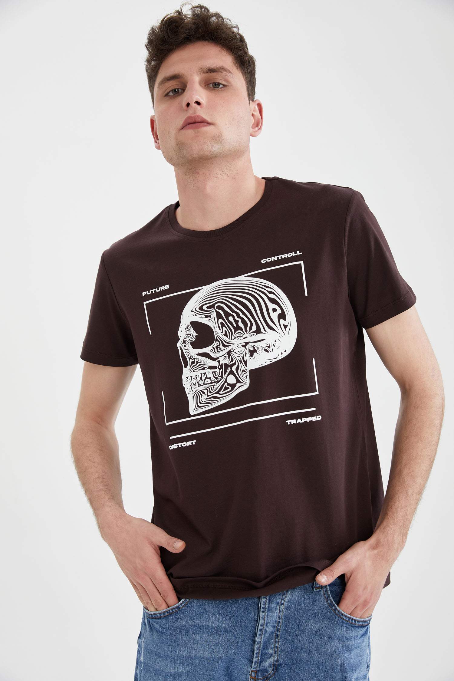 Slim Fit Bisiklet Yaka Baskılı Tişört