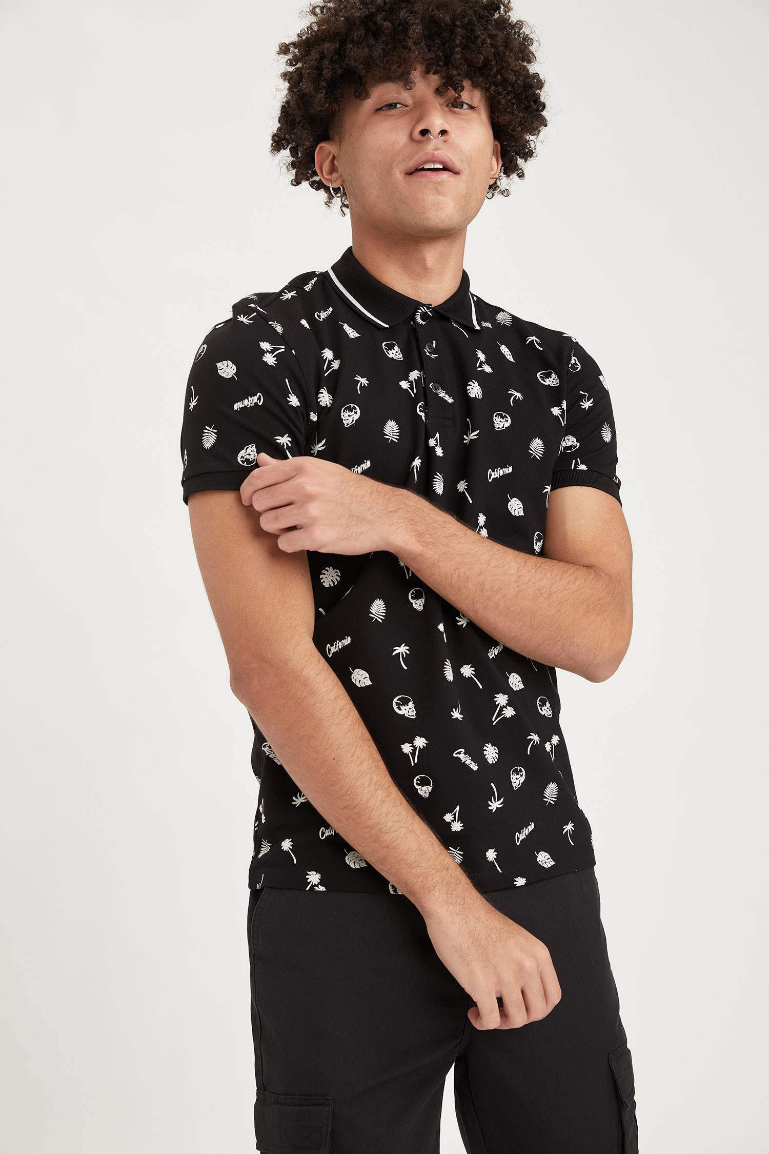 Slim Fit Polo Yaka Desenli Kısa Kollu Tişört