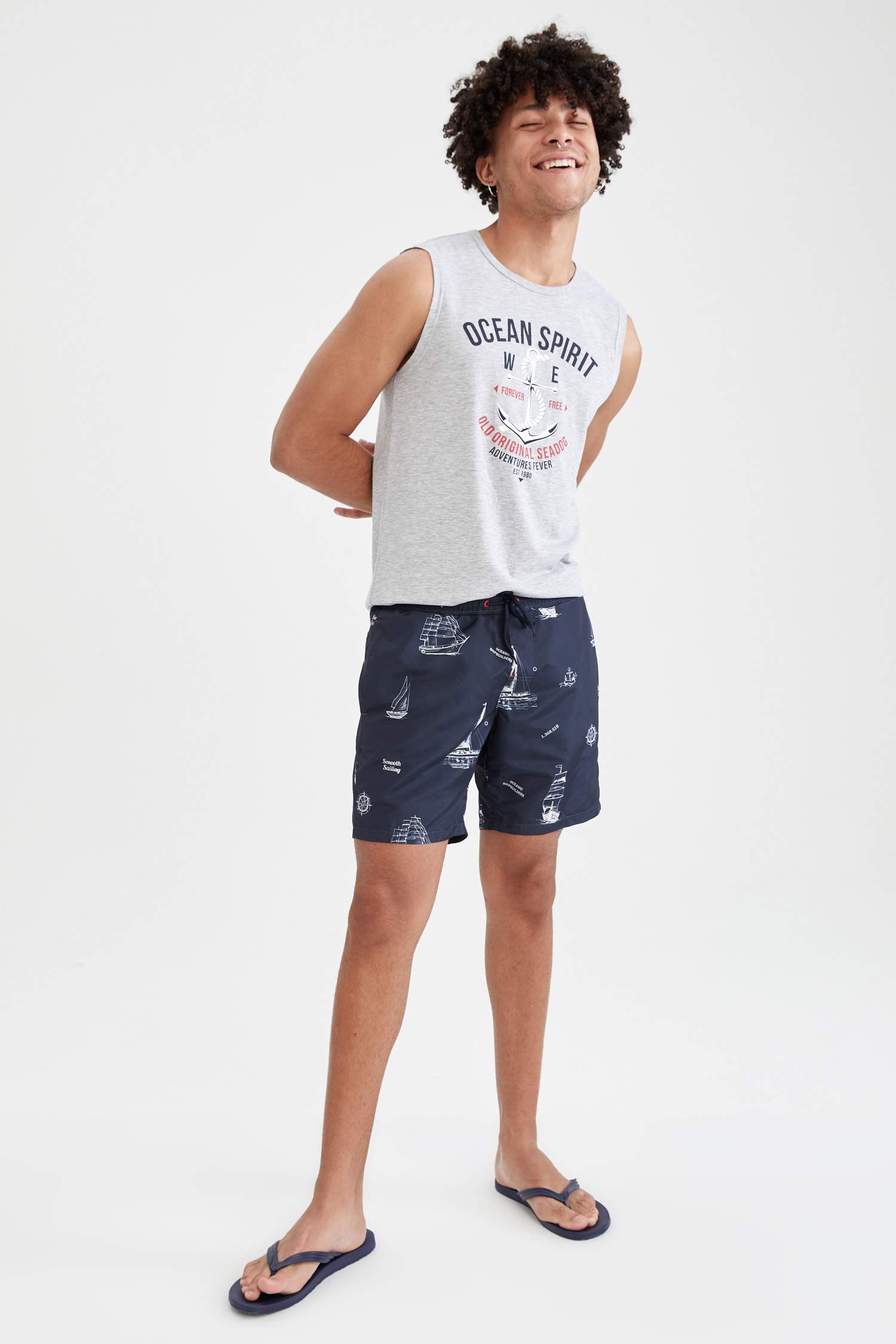 Slim Fit Baskılı Kolsuz Tişört