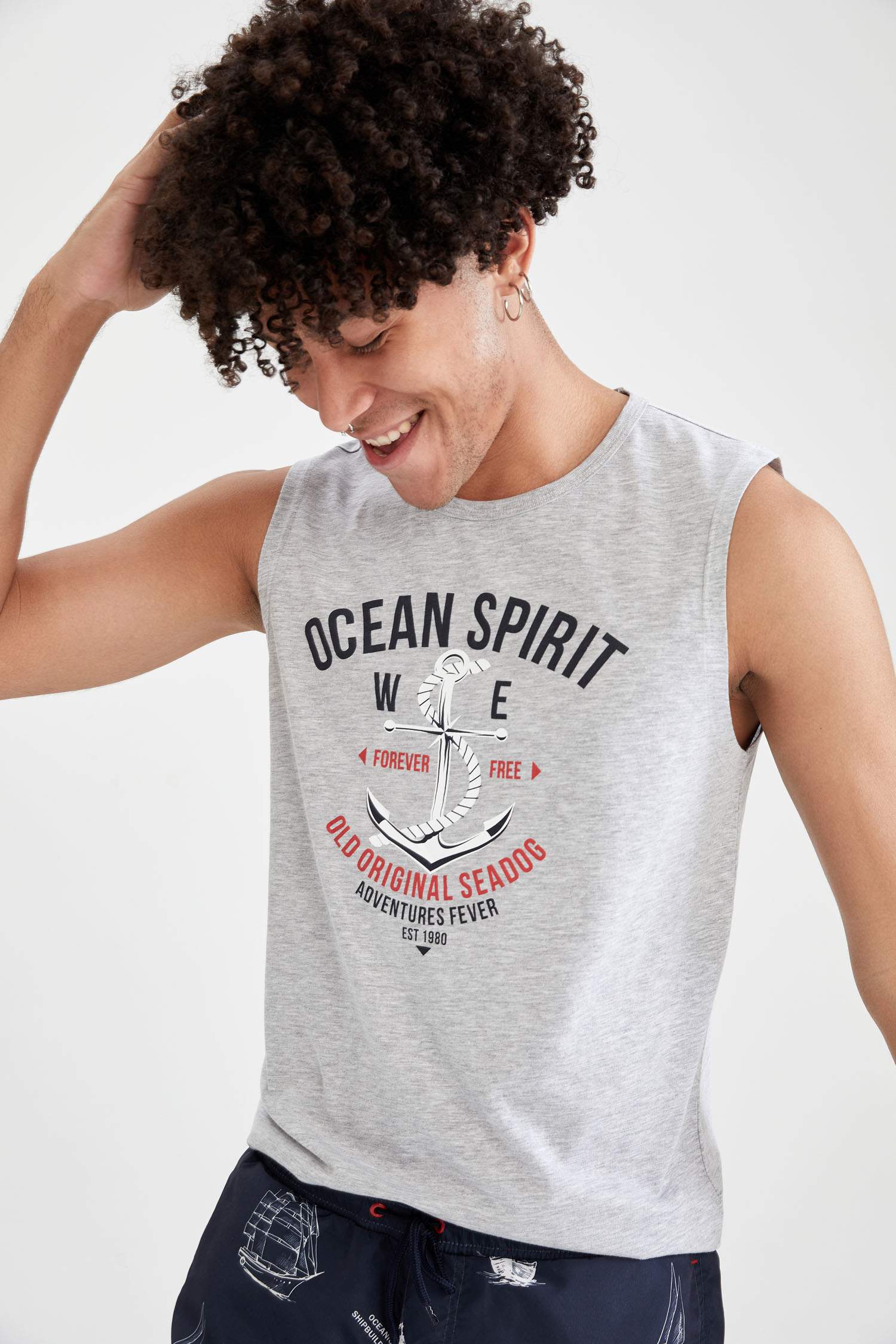 Slim Fit Baskılı Kolsuz Tişört
