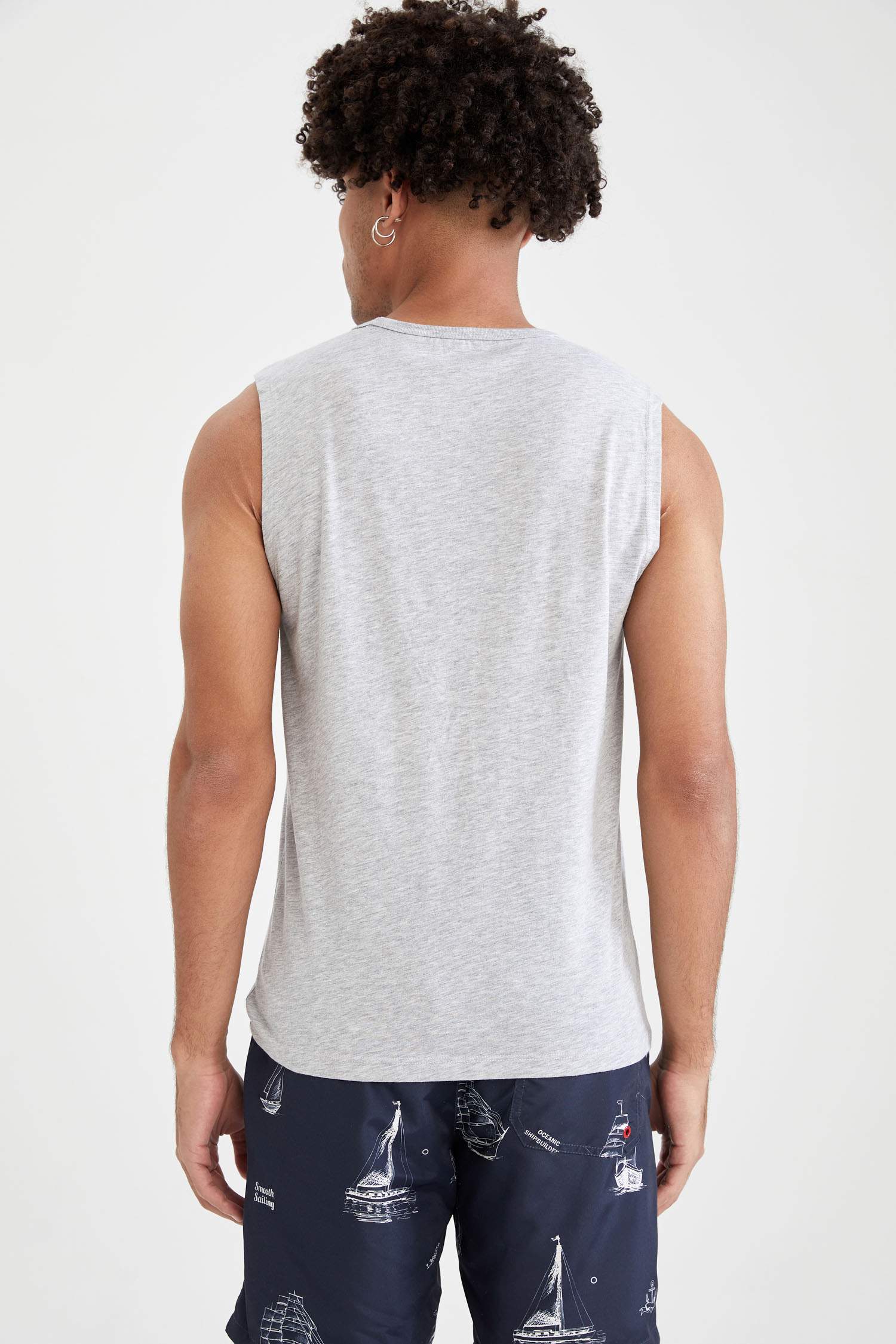 Slim Fit Baskılı Kolsuz Tişört
