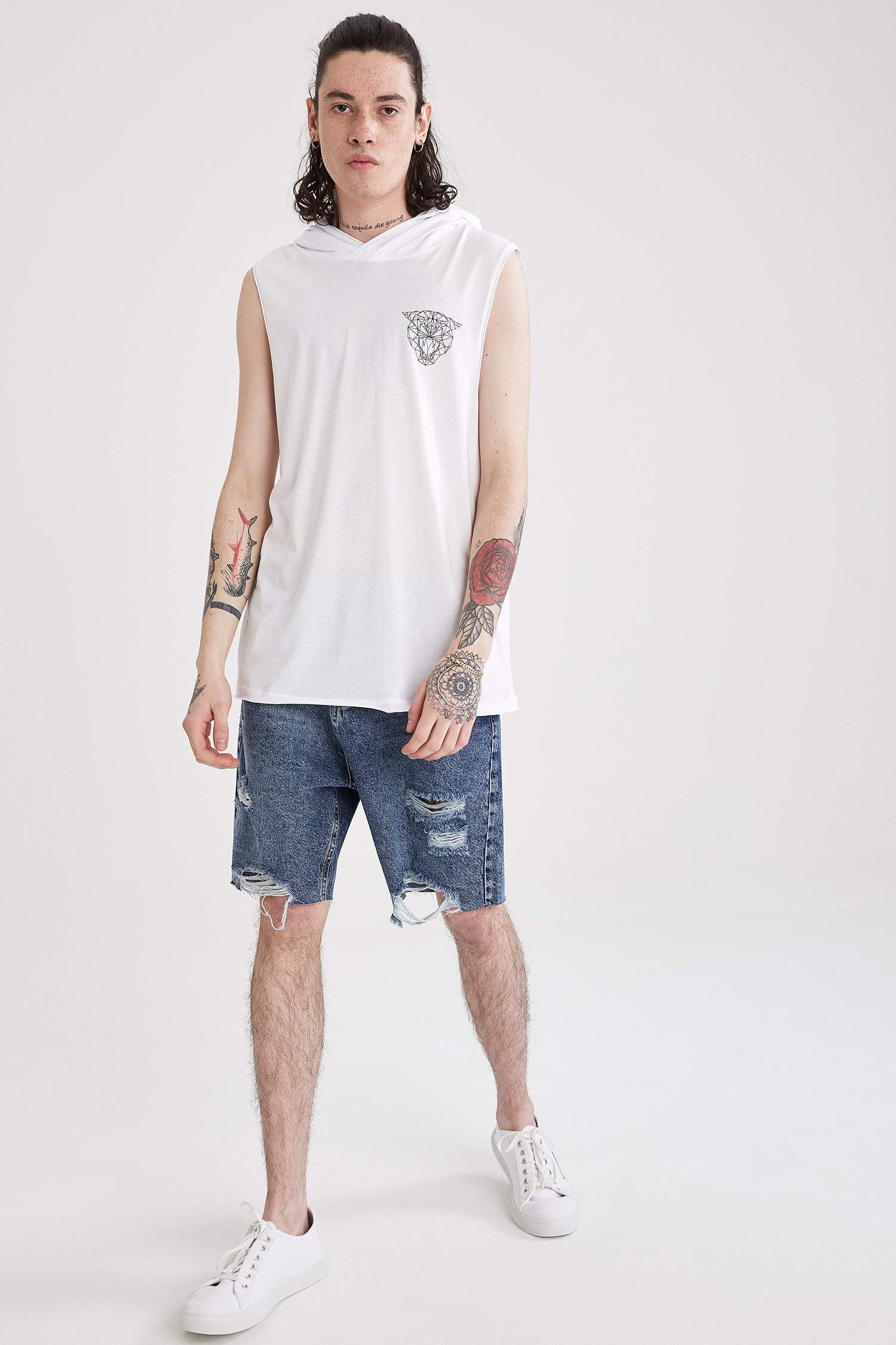 Slim Fit Sırt Baskılı Kapüşonlu Kolsuz Tişört