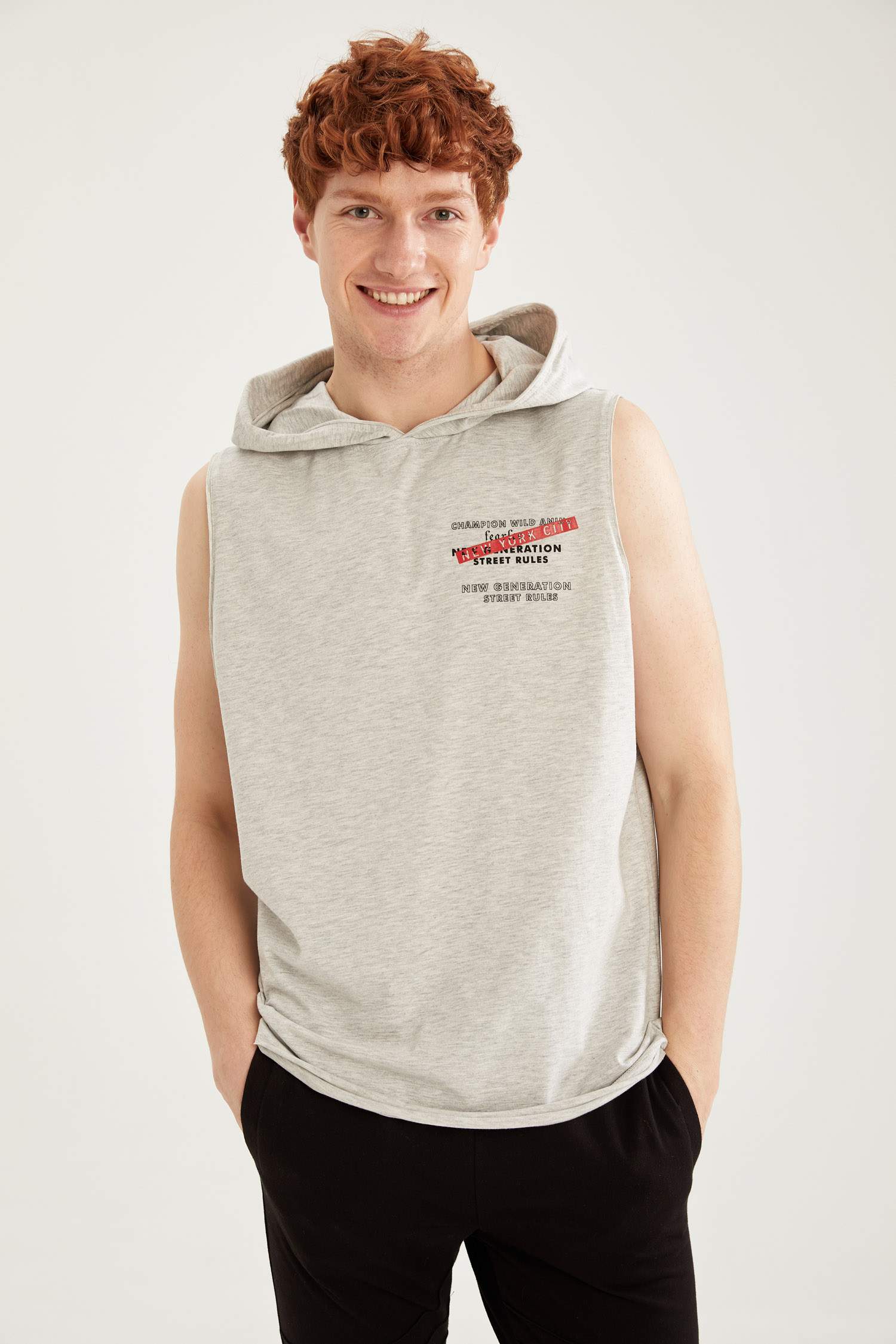Slim Fit Baskılı Kapüşonlu Kolsuz Tişört