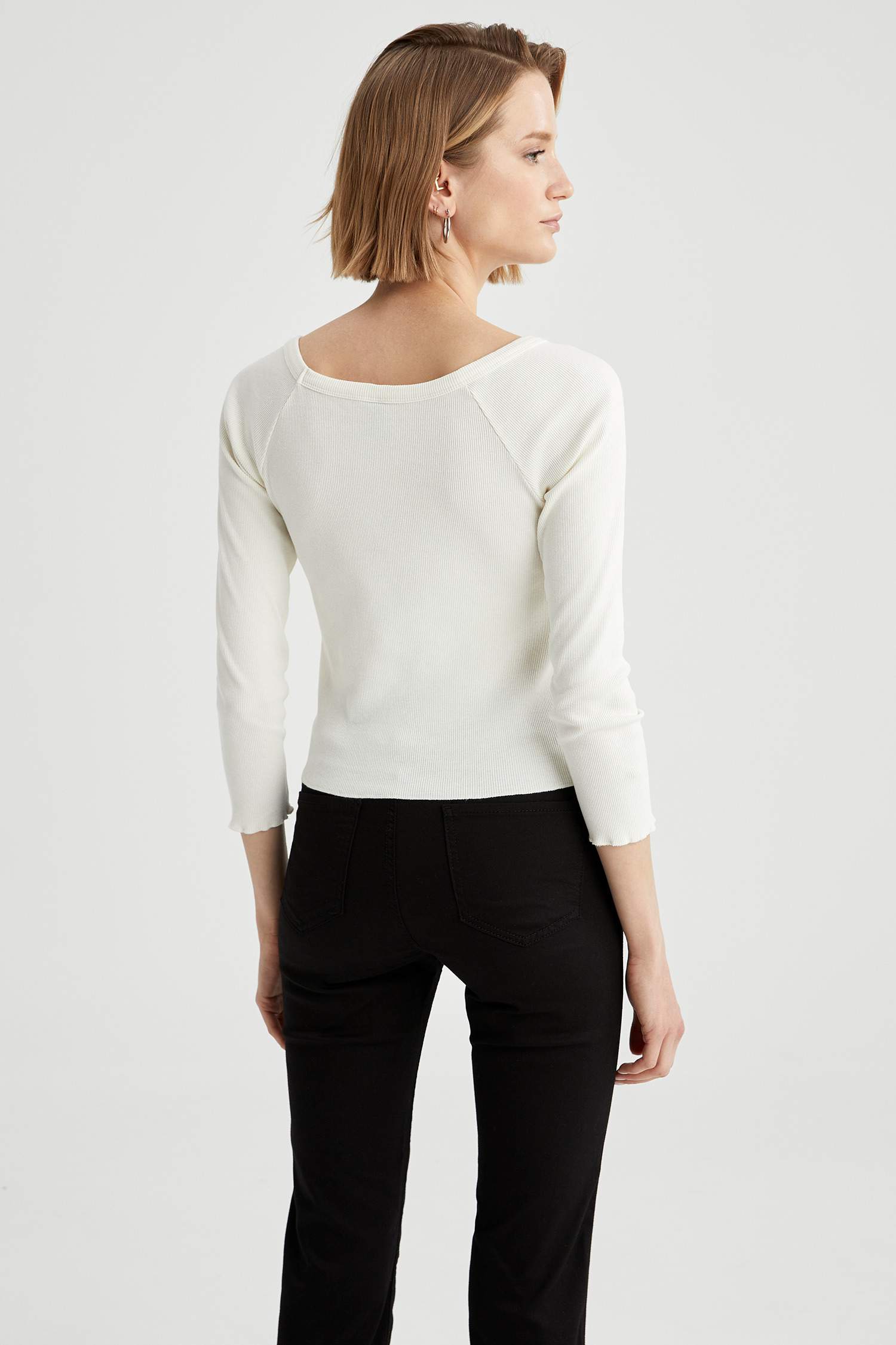 Basic Kayık Yaka Slim Fit Uzun Kollu Tişört