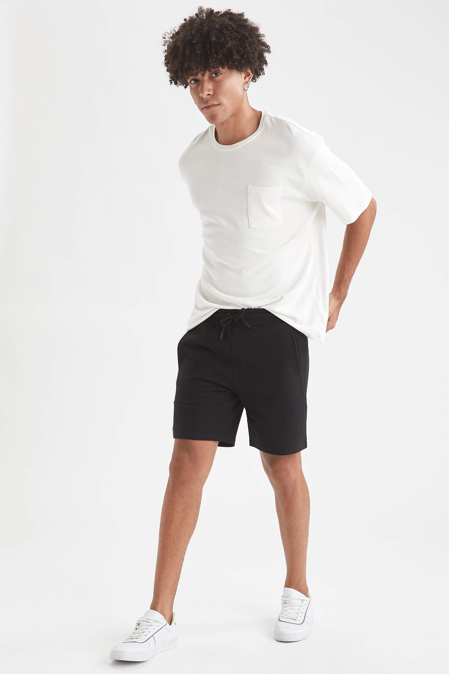Slim Fit Beli Bağcıklı Basic Şort
