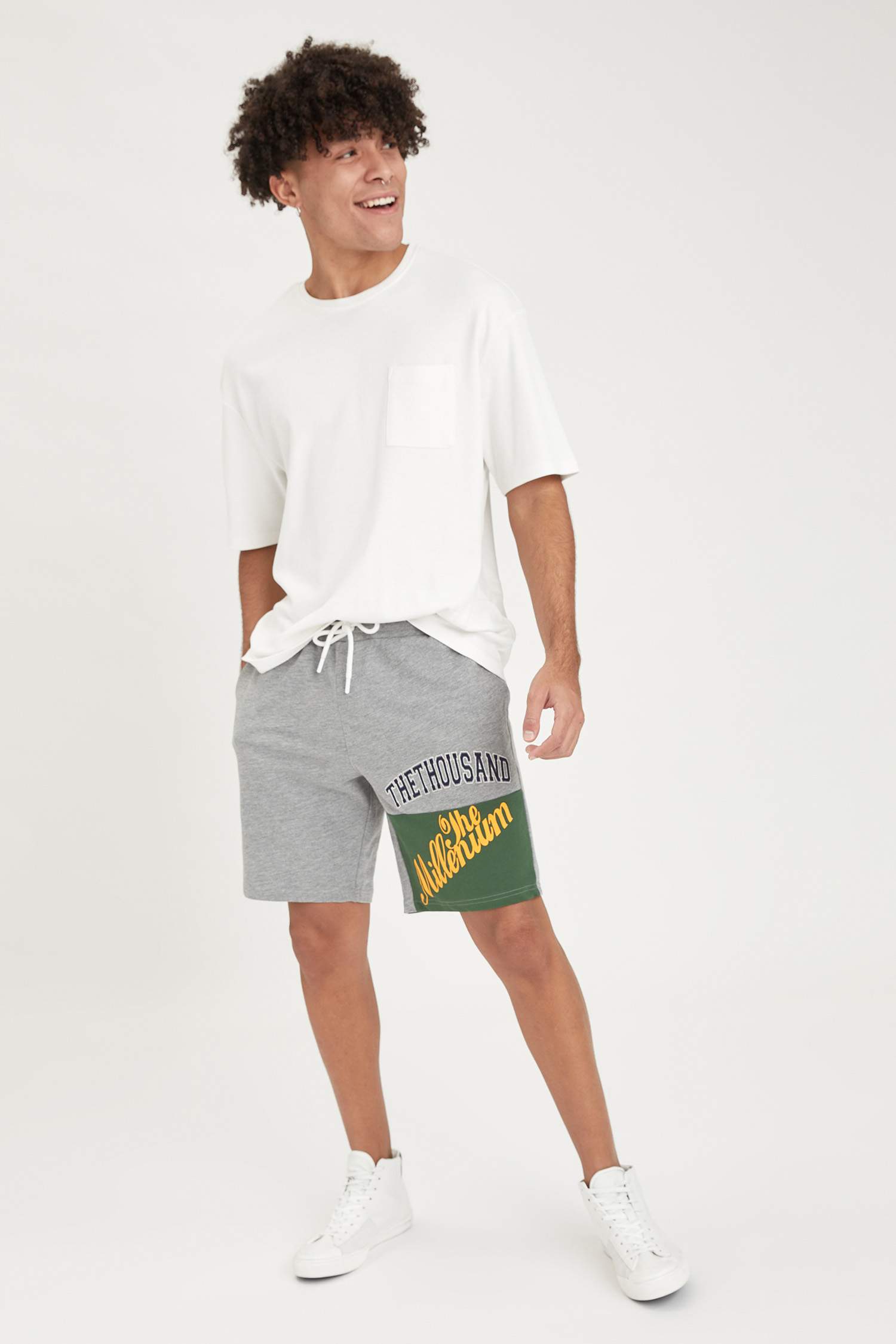 Slim Fit Beli Bağcıklı Yazı Baskılı Pamuklu Penye Şort