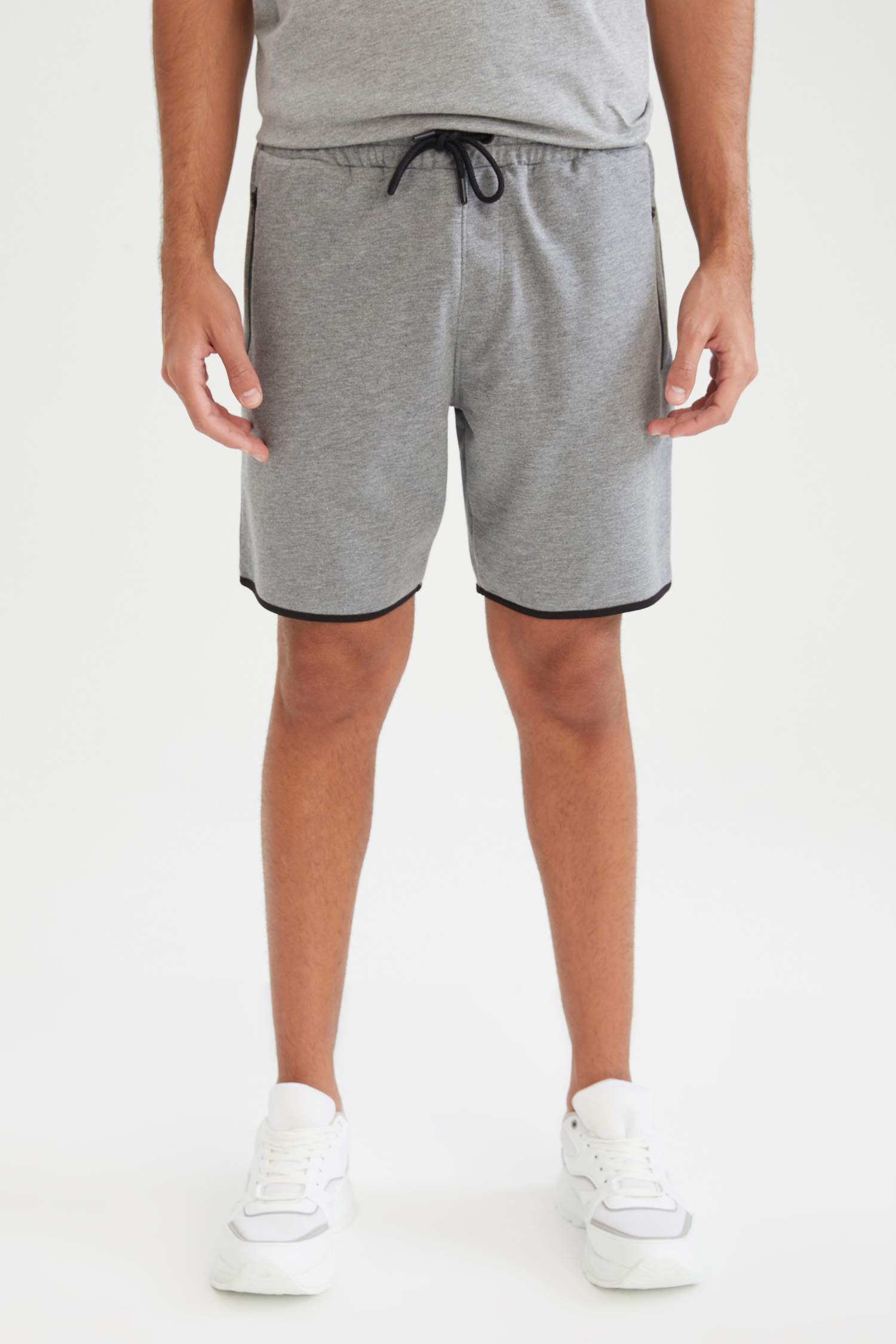 Slim Fit Beli Bağcıklı Şort